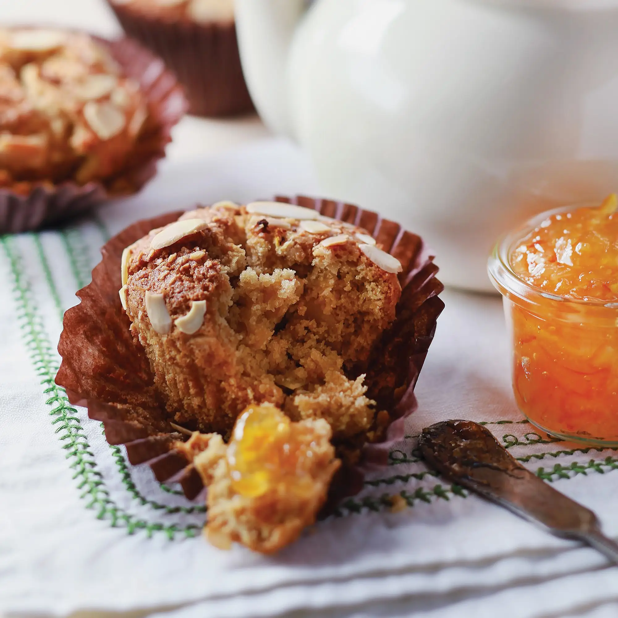 Muffins de coco de amêndoa laranja sem glúten