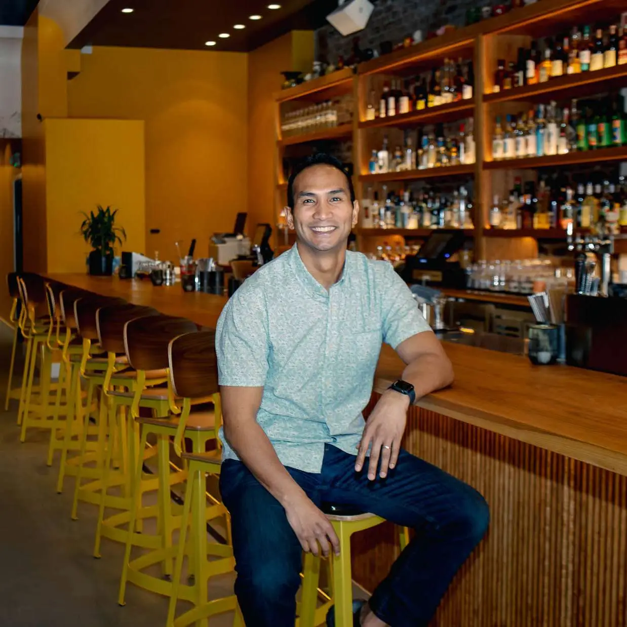 Kevin Diedrich, do Pacific Cocktain Haven, no lançamento da semana de coquetel da AAPI