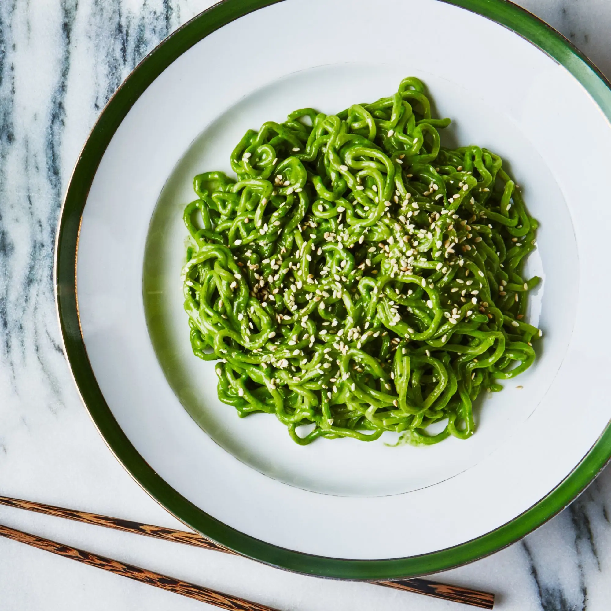 Macarrão ramen com miso pesto
