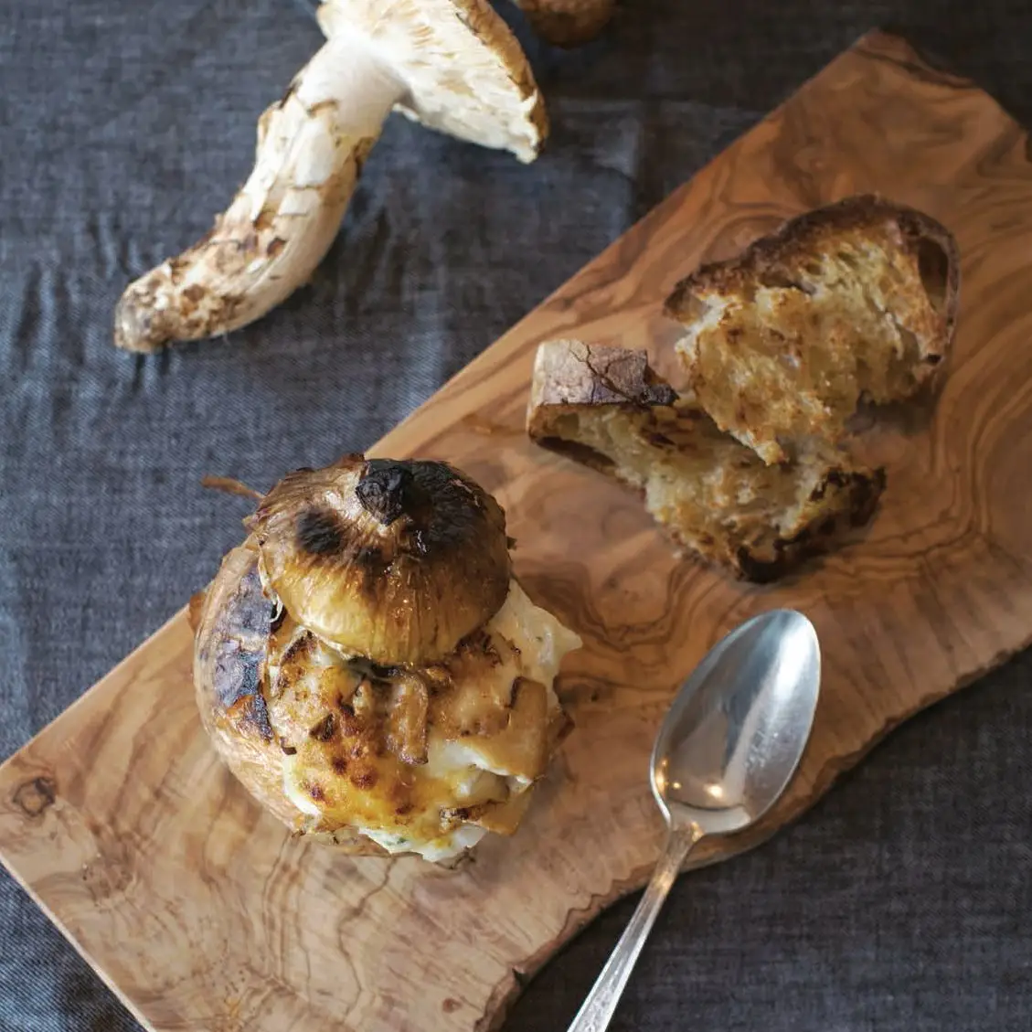 Wallo Wall Cebule, Pinhão Follyta