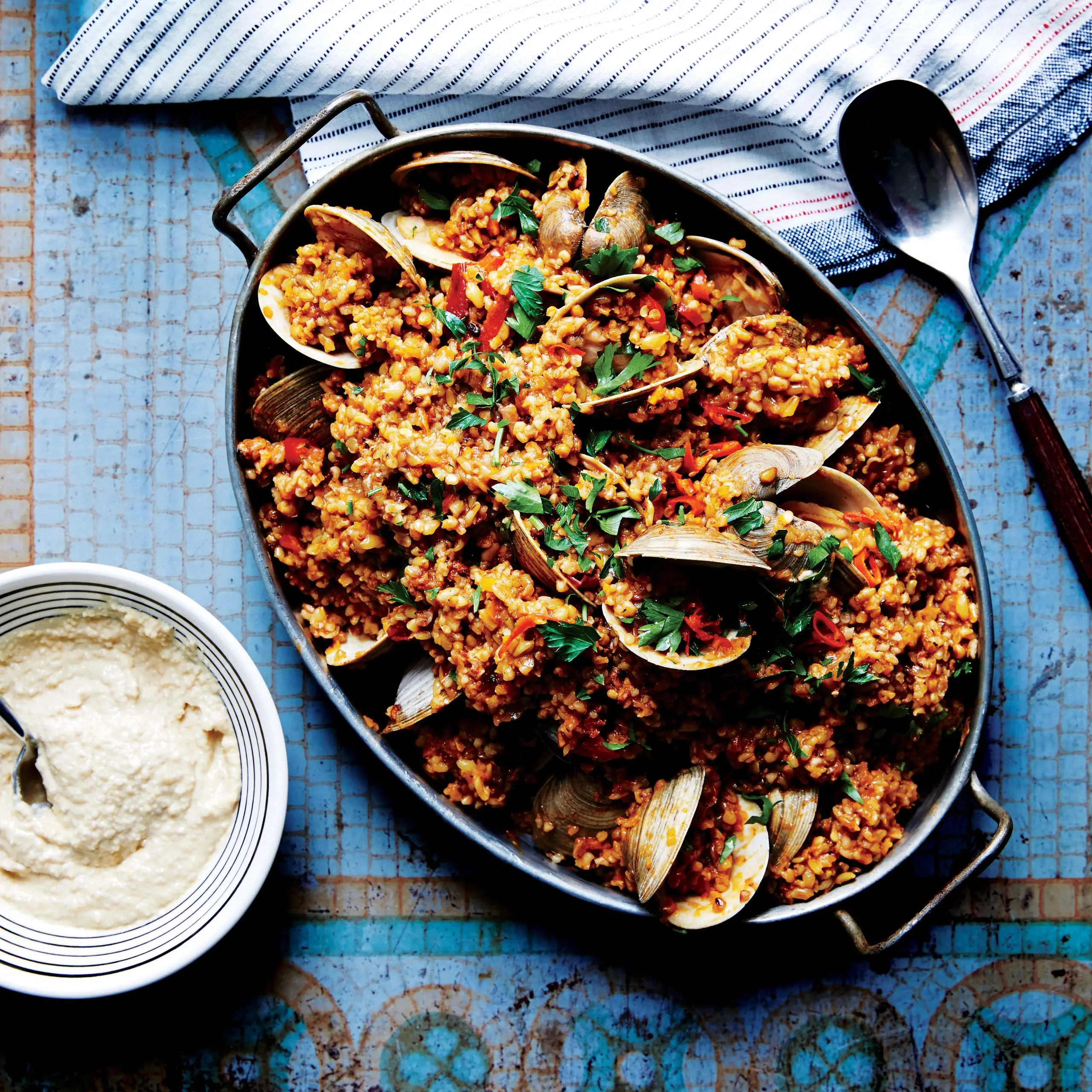 Freekeh paella s Racketami A Mandlemi Aliola