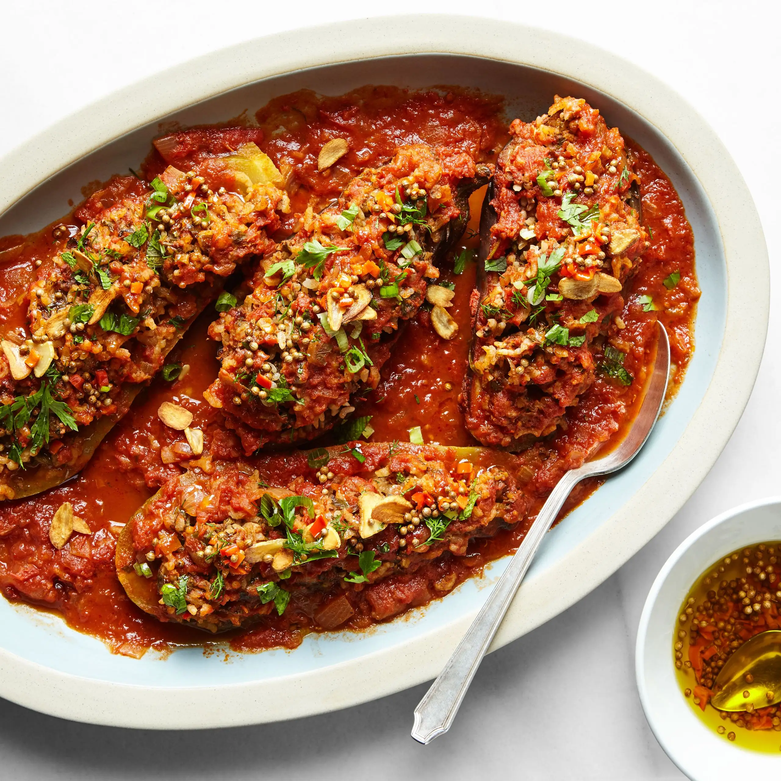 Stuchplant e zucchine in una ricca salsa di pomodoro