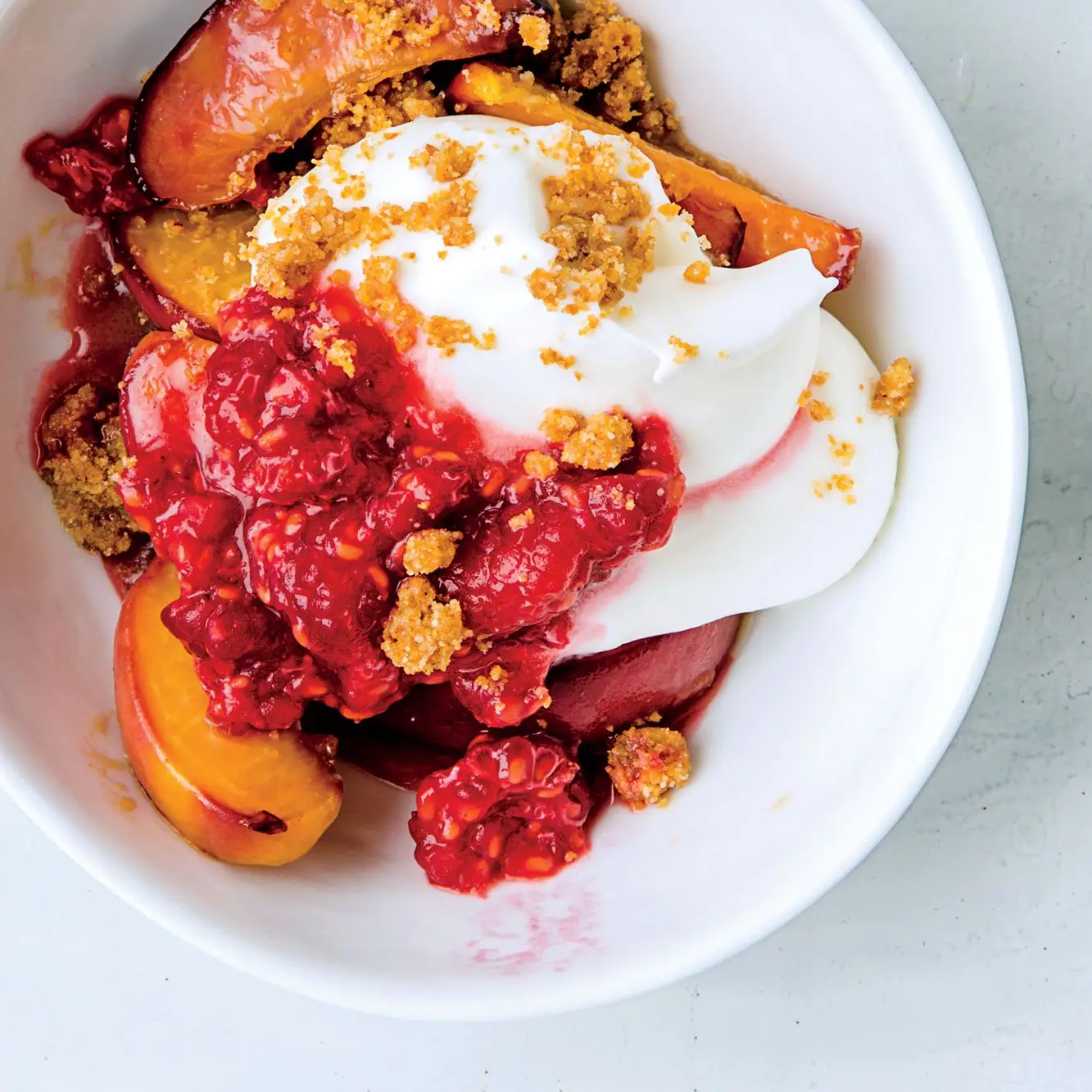 Parfait de pêssego com cracker de Graham salgado