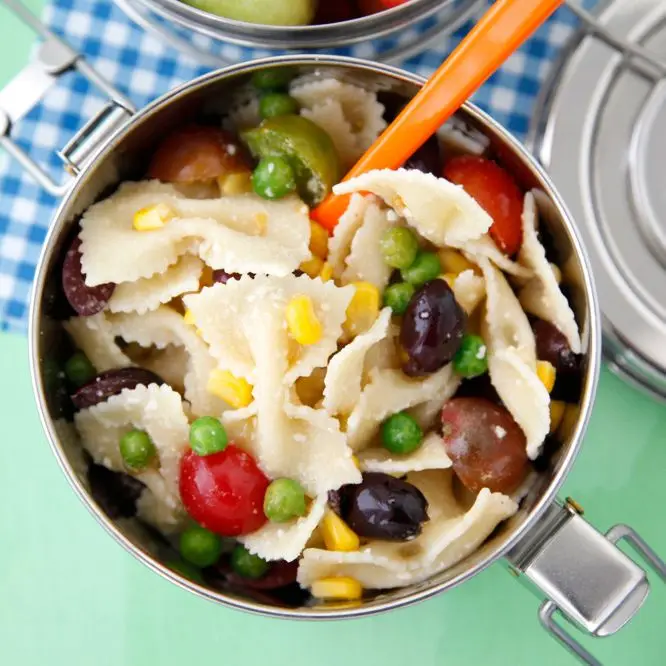 Salada de macarrão sucmotah de verão