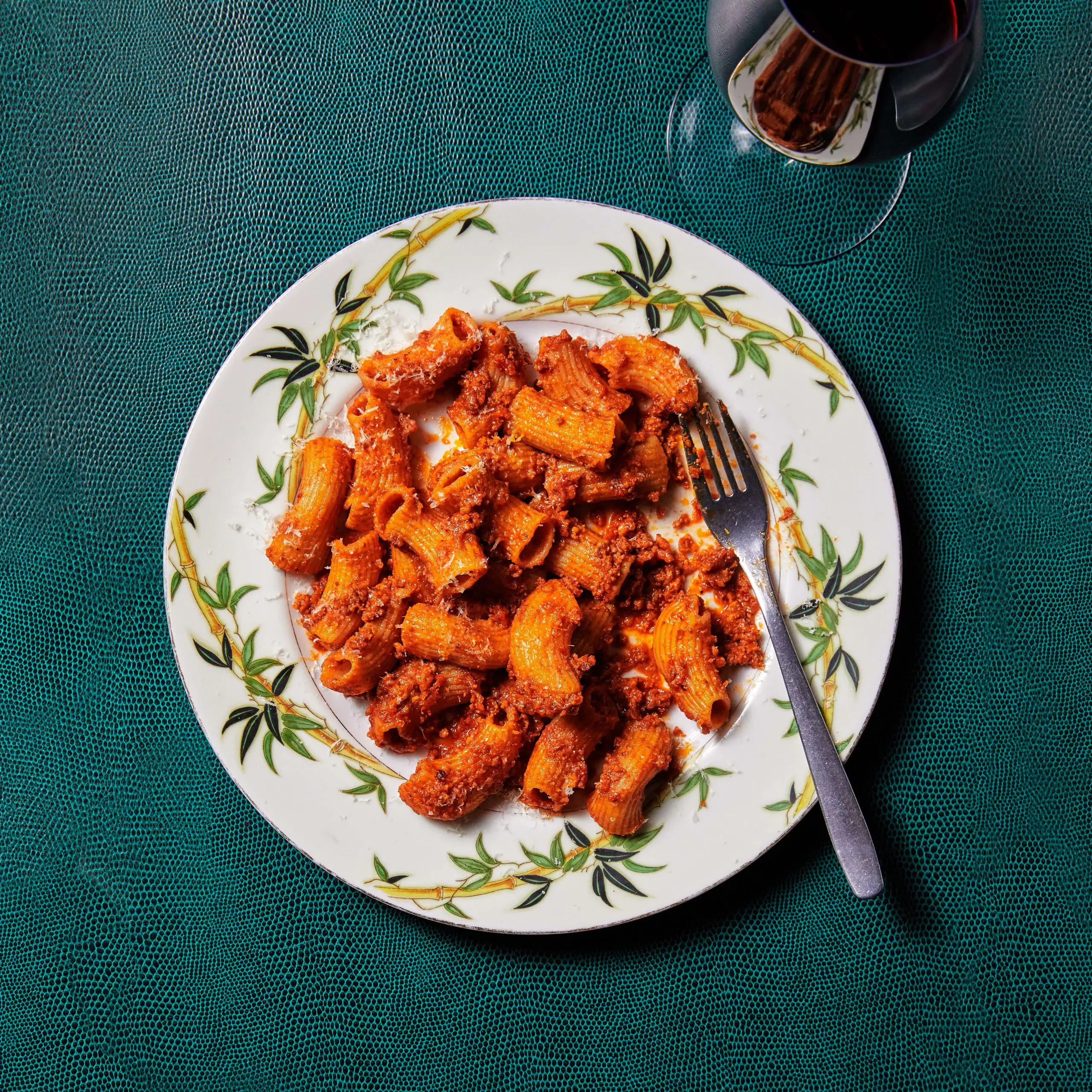 Rigatoni picante com sugo de porco