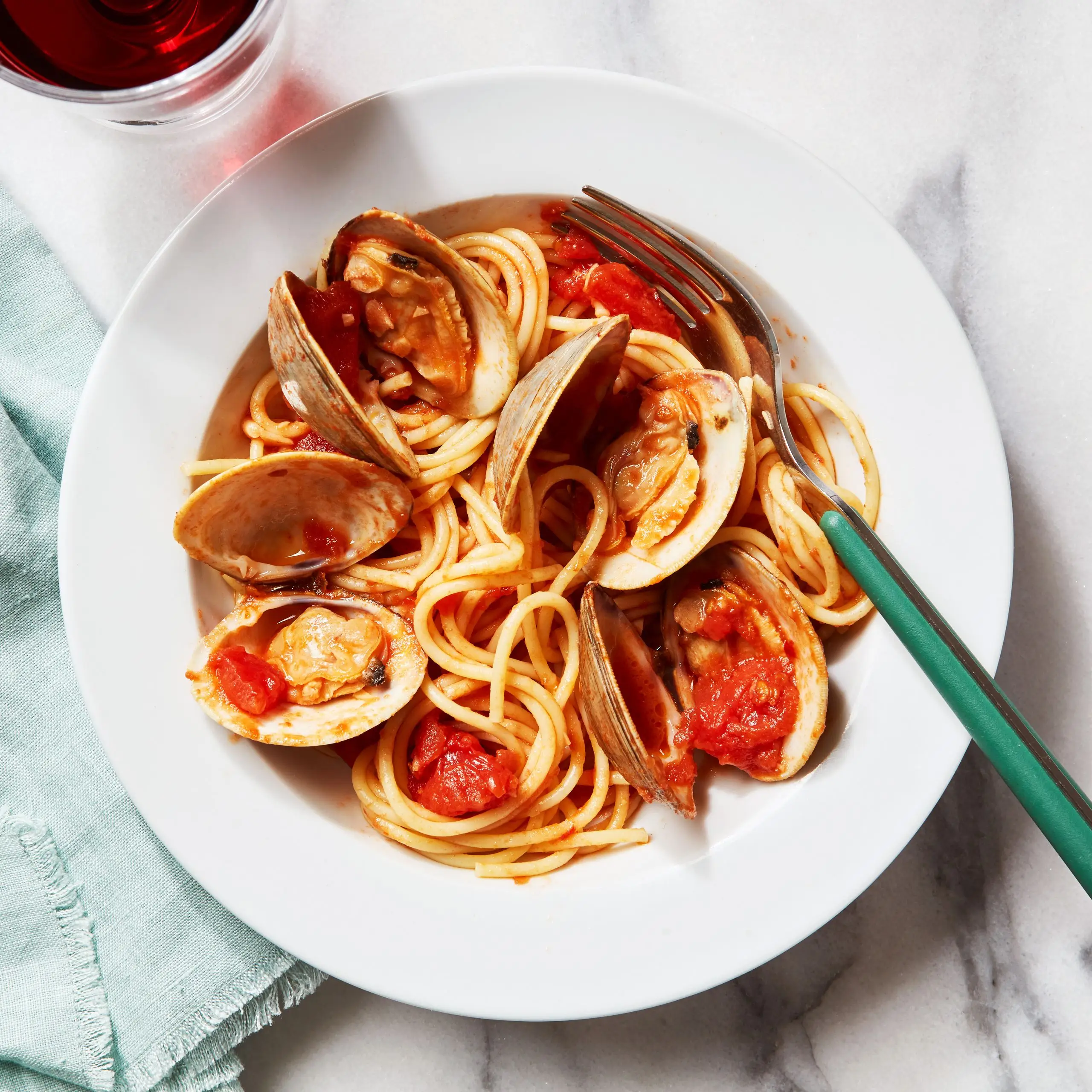 Espaguete com molho de molusco vermelho