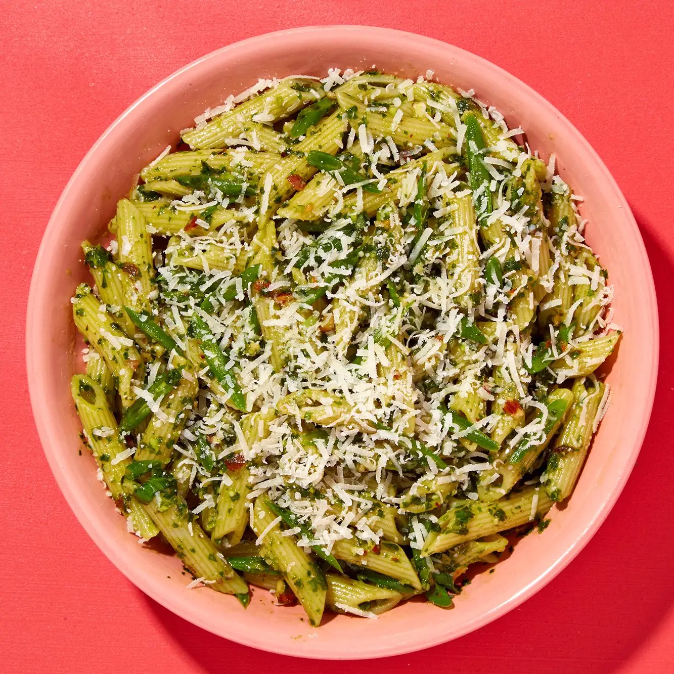 Penne com pesto de amêndoa e feijão verde