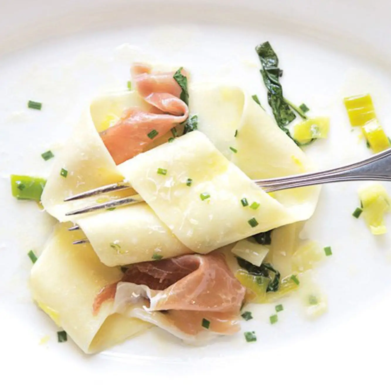 Pappardelle com rúcul y prehummido