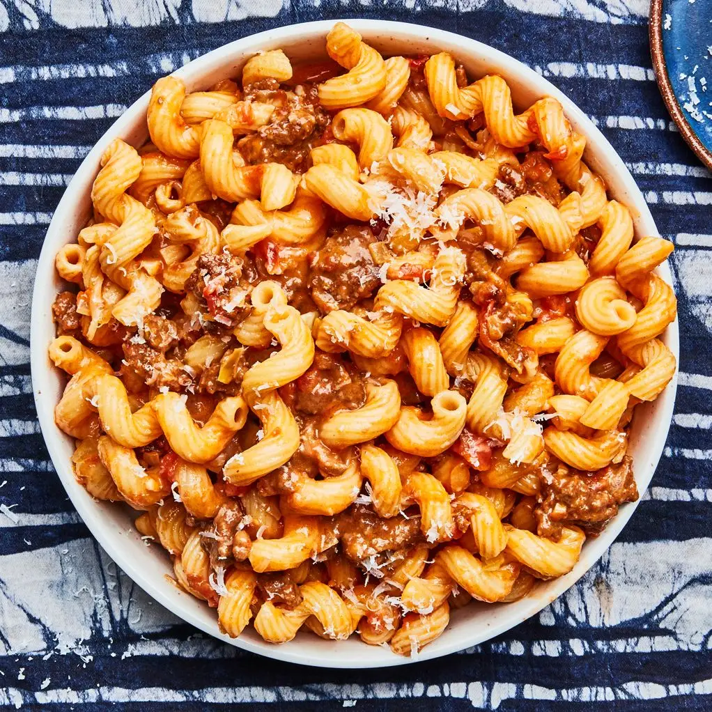 Macarrão de cheeseburger totalmente americano