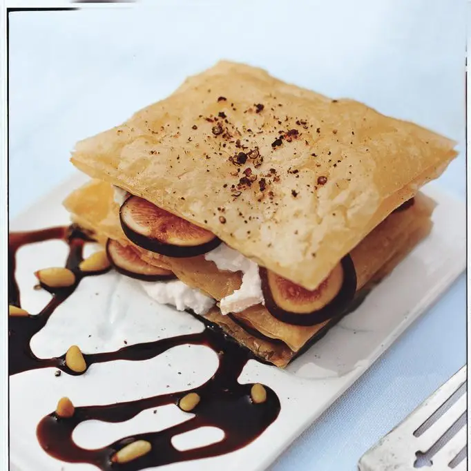 Millefeuille de figos frescos e ricota