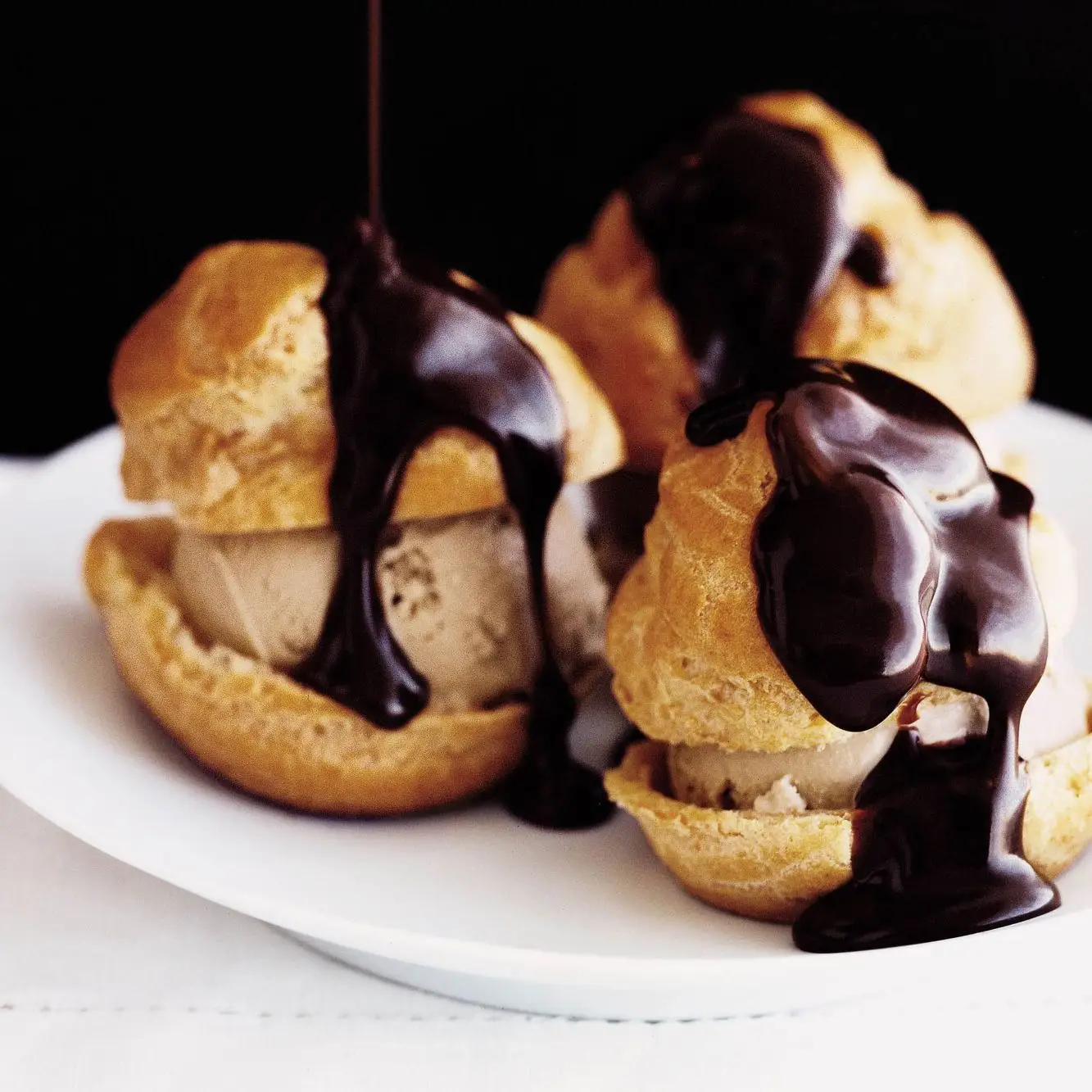 Profiteroles com sorvete de café