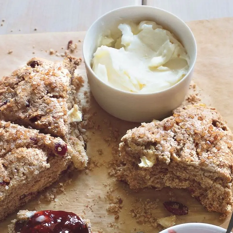 Scones de cranberry de grãos integrais