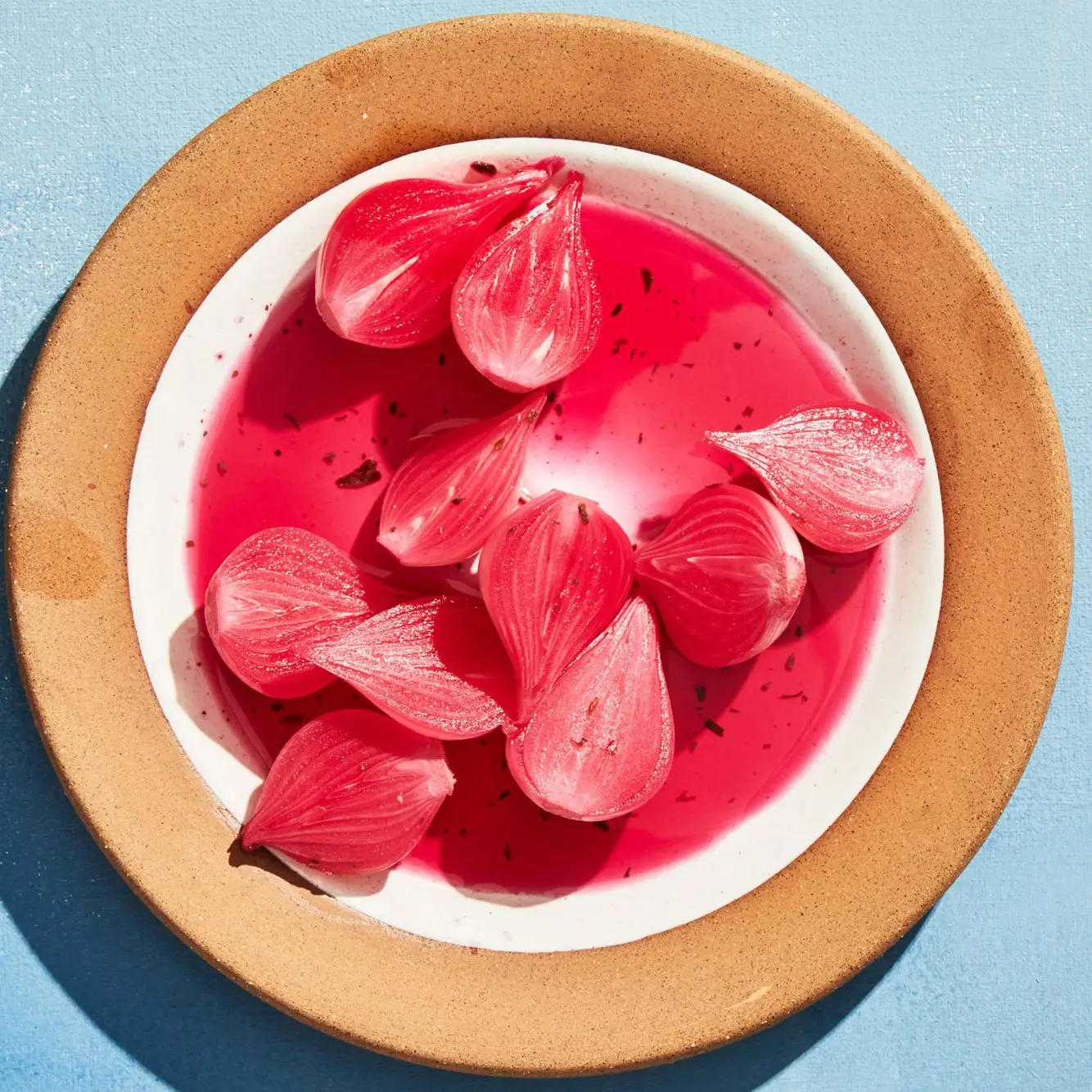 Picles de cebola de pérola rosa quente