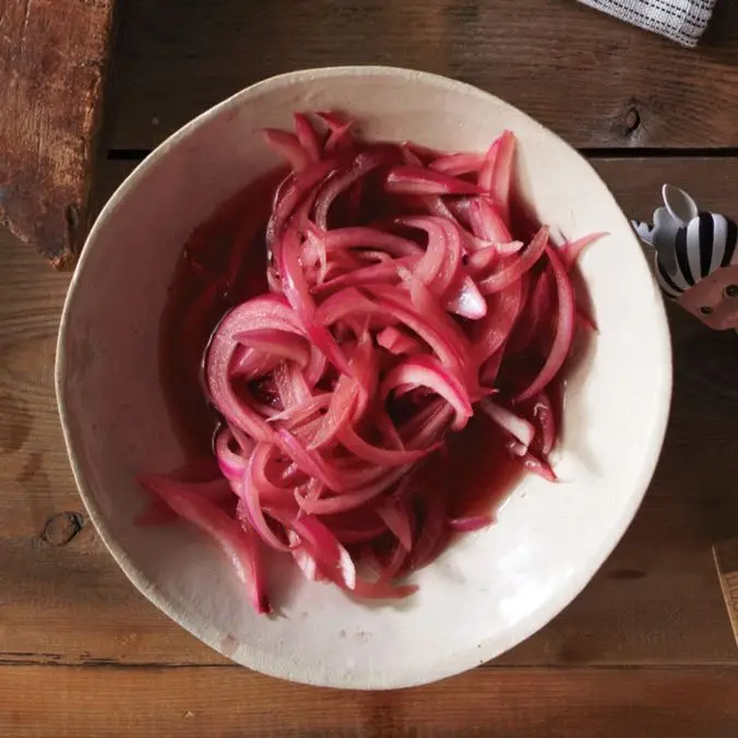 Cebola vermelha em conserva