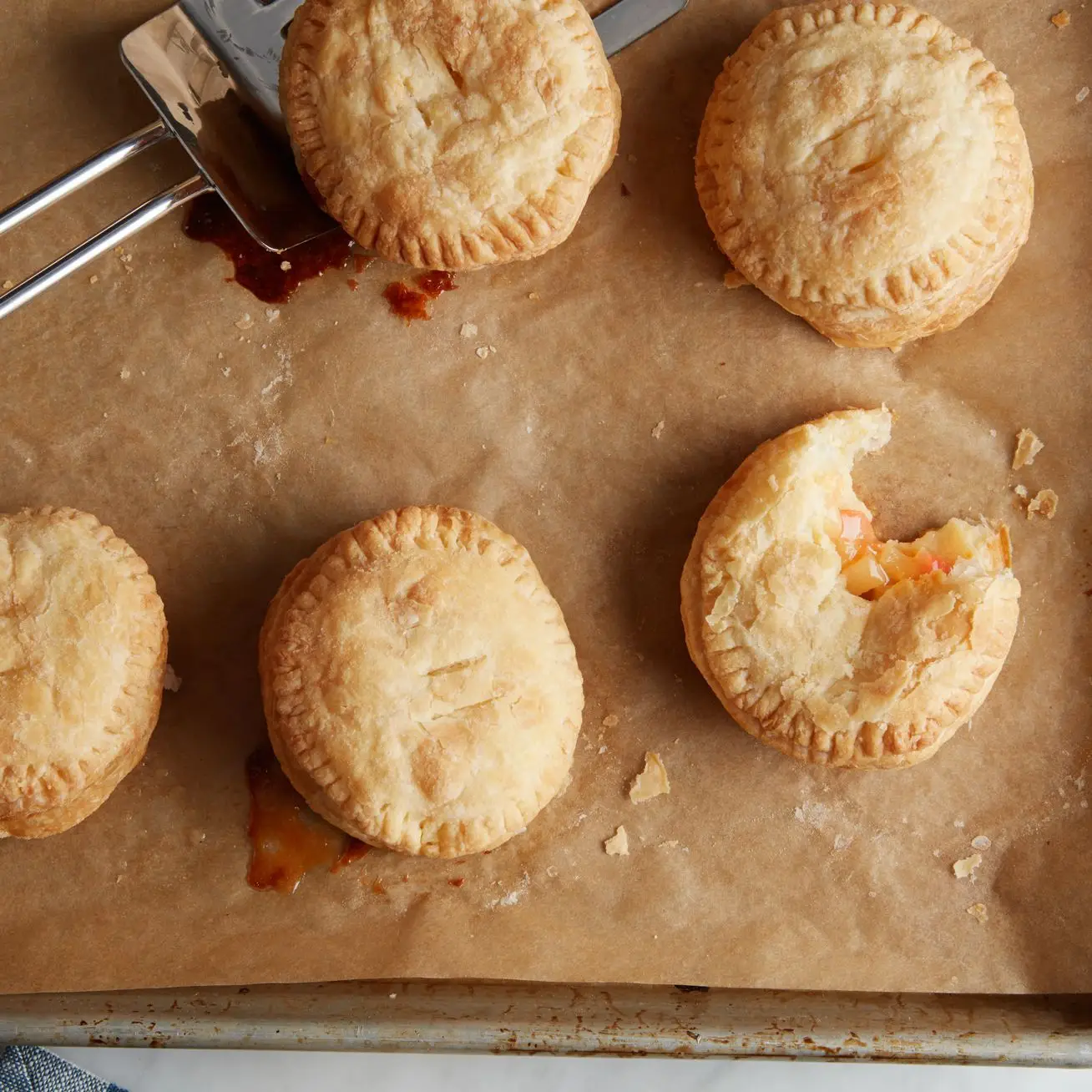 Tortas de maçã caramelo com 3 ingredientes