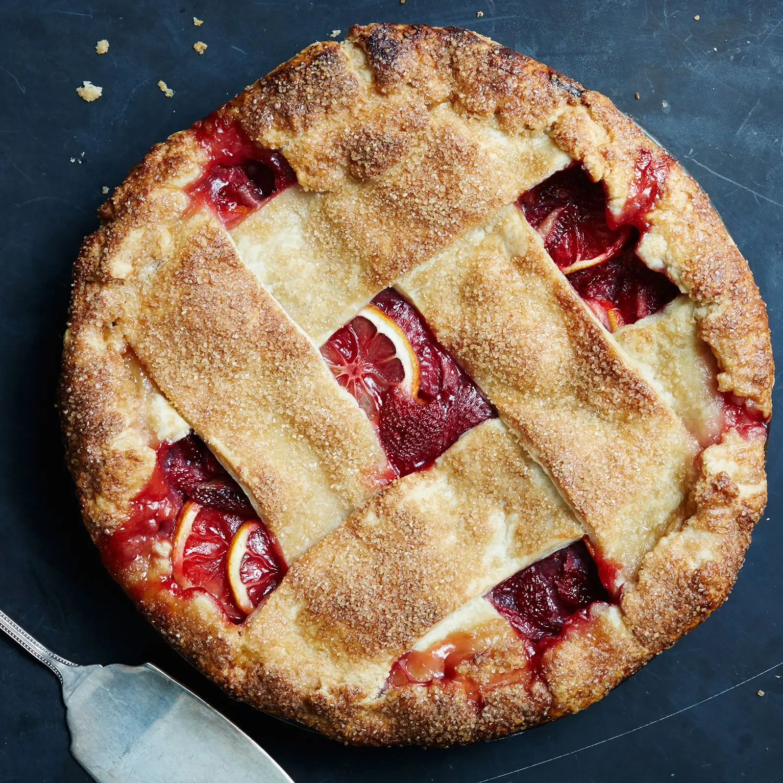 Torta de treliça de morango-limão