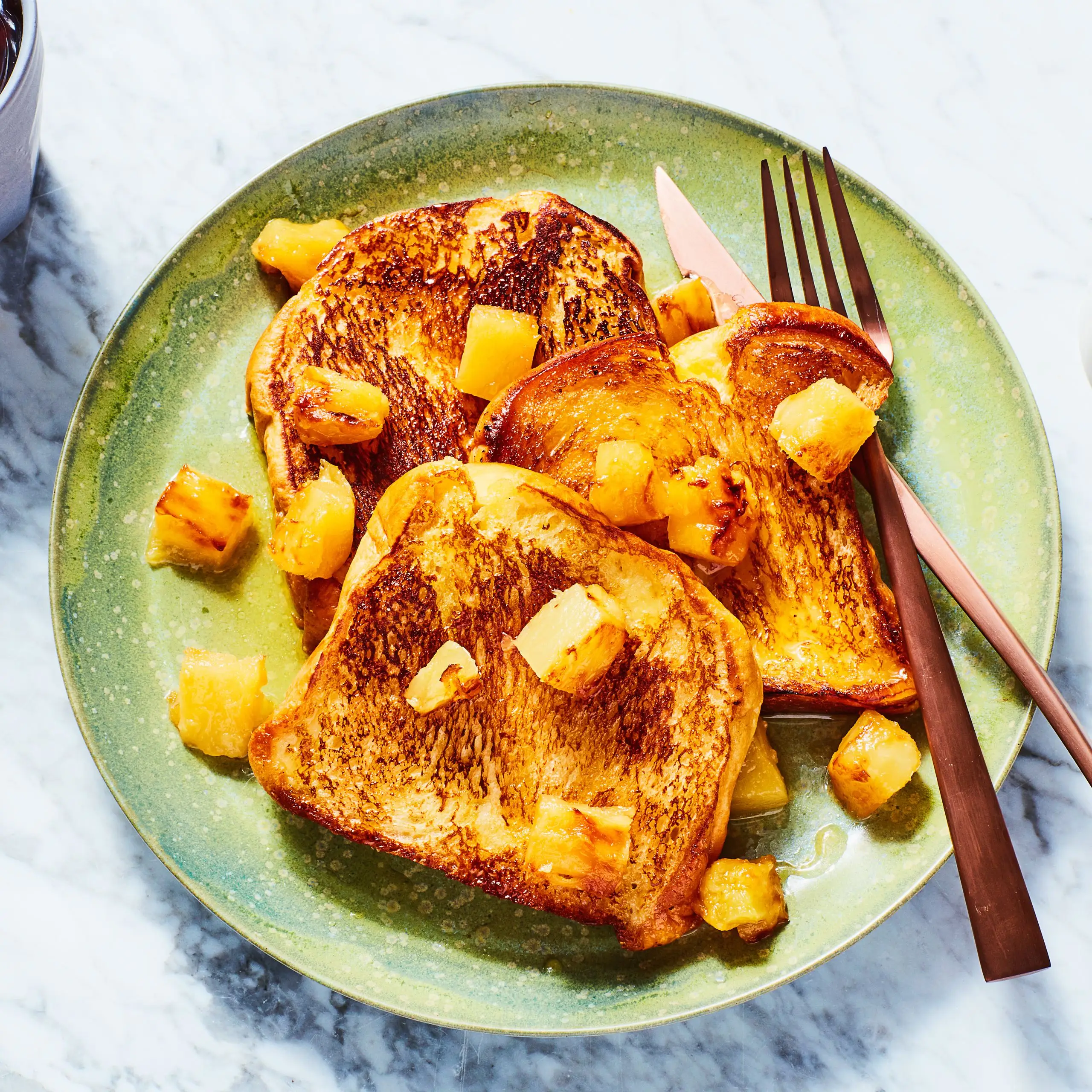 Randela francesa de leite de coco com xarope de abacaxi