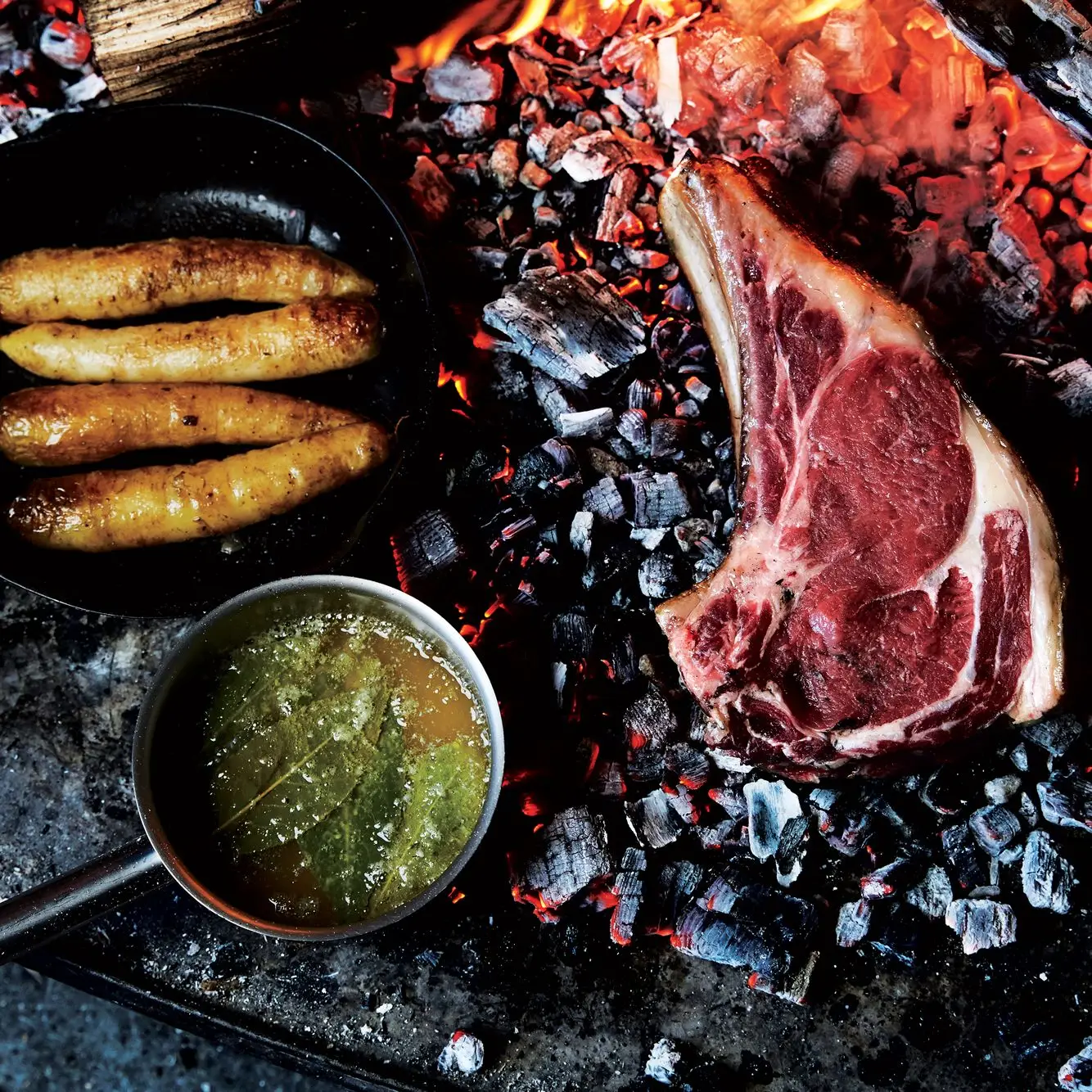 Bife grelhado com bainha com manteiga dourada