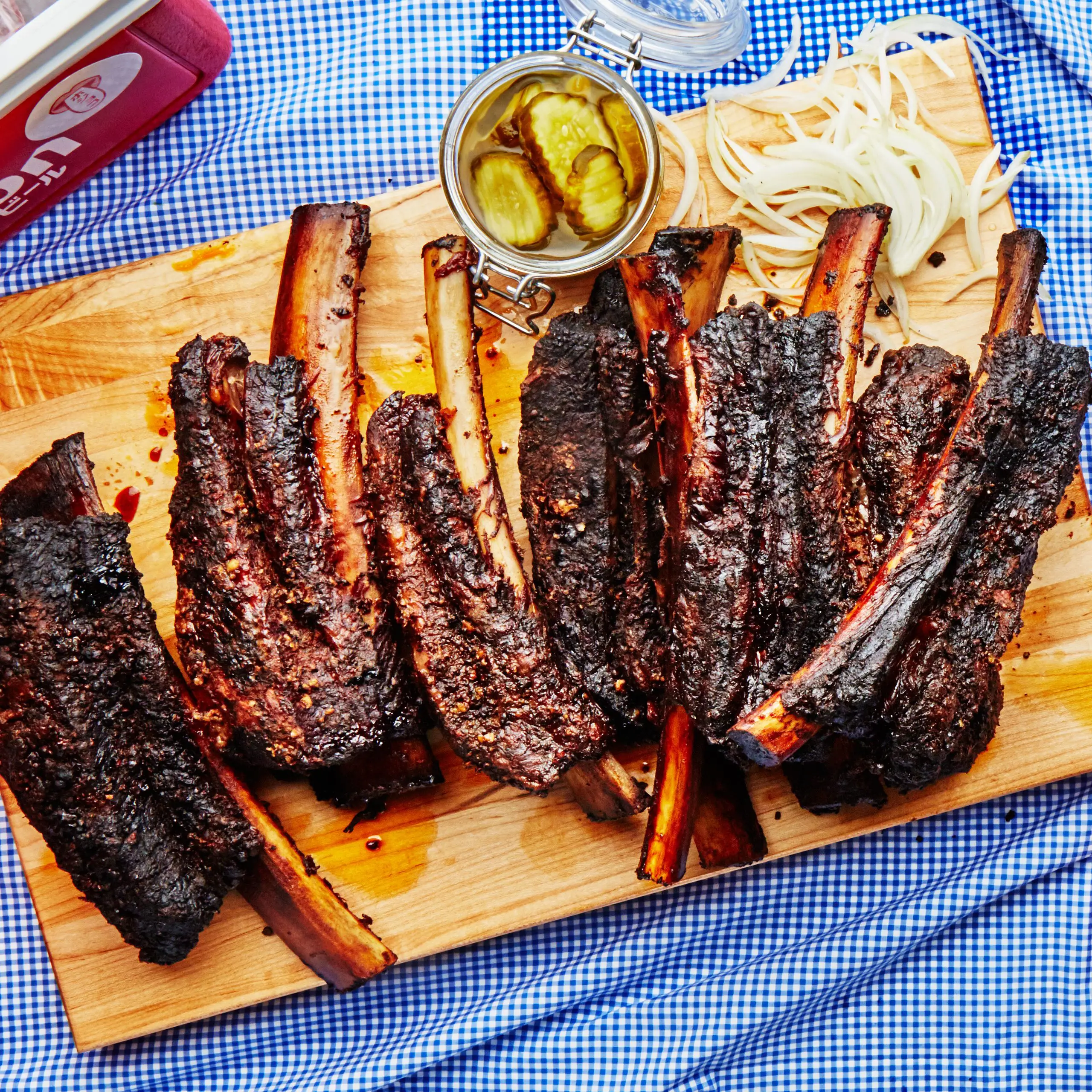 Costelas de carne defumada com sal e pimenta