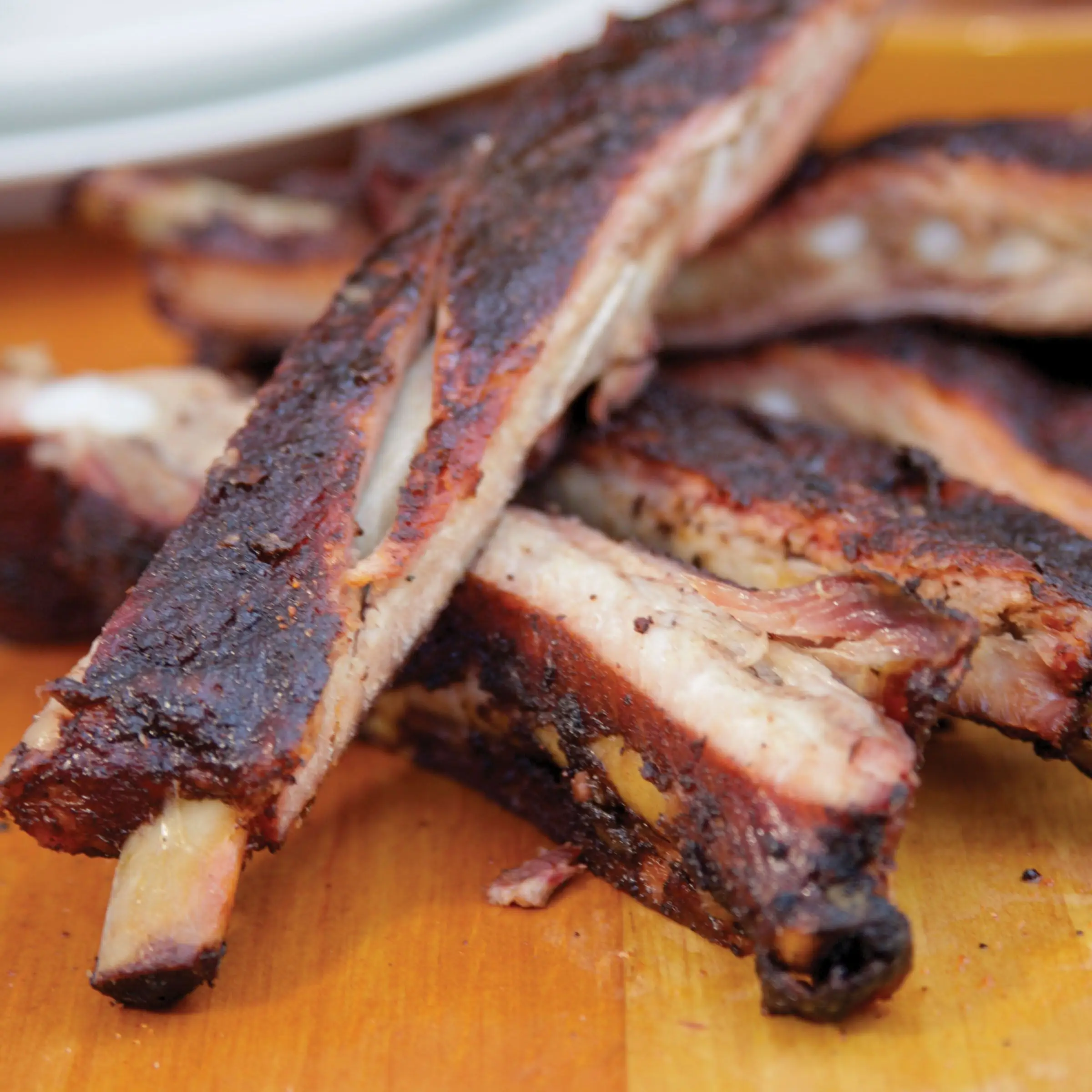 Sparerribs secos e apimentados grelhados