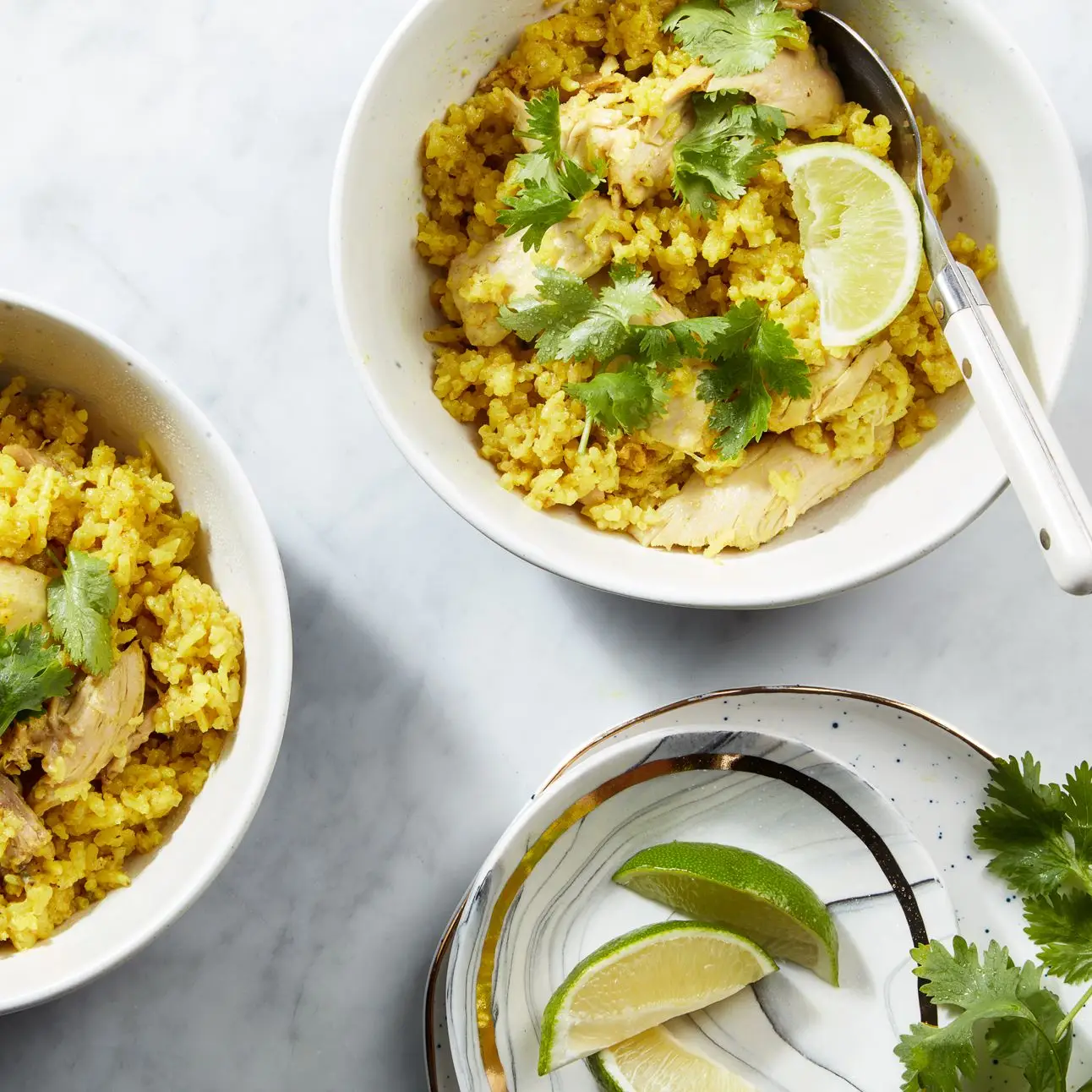 Frango e arroz de coco temperado