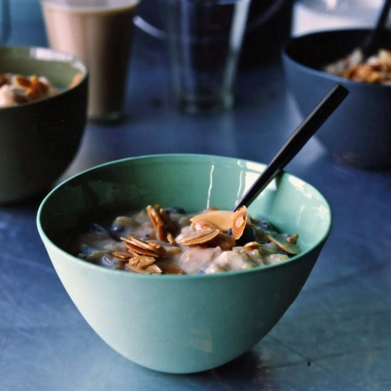 Pudim de arroz do cardamomo (Payasam)