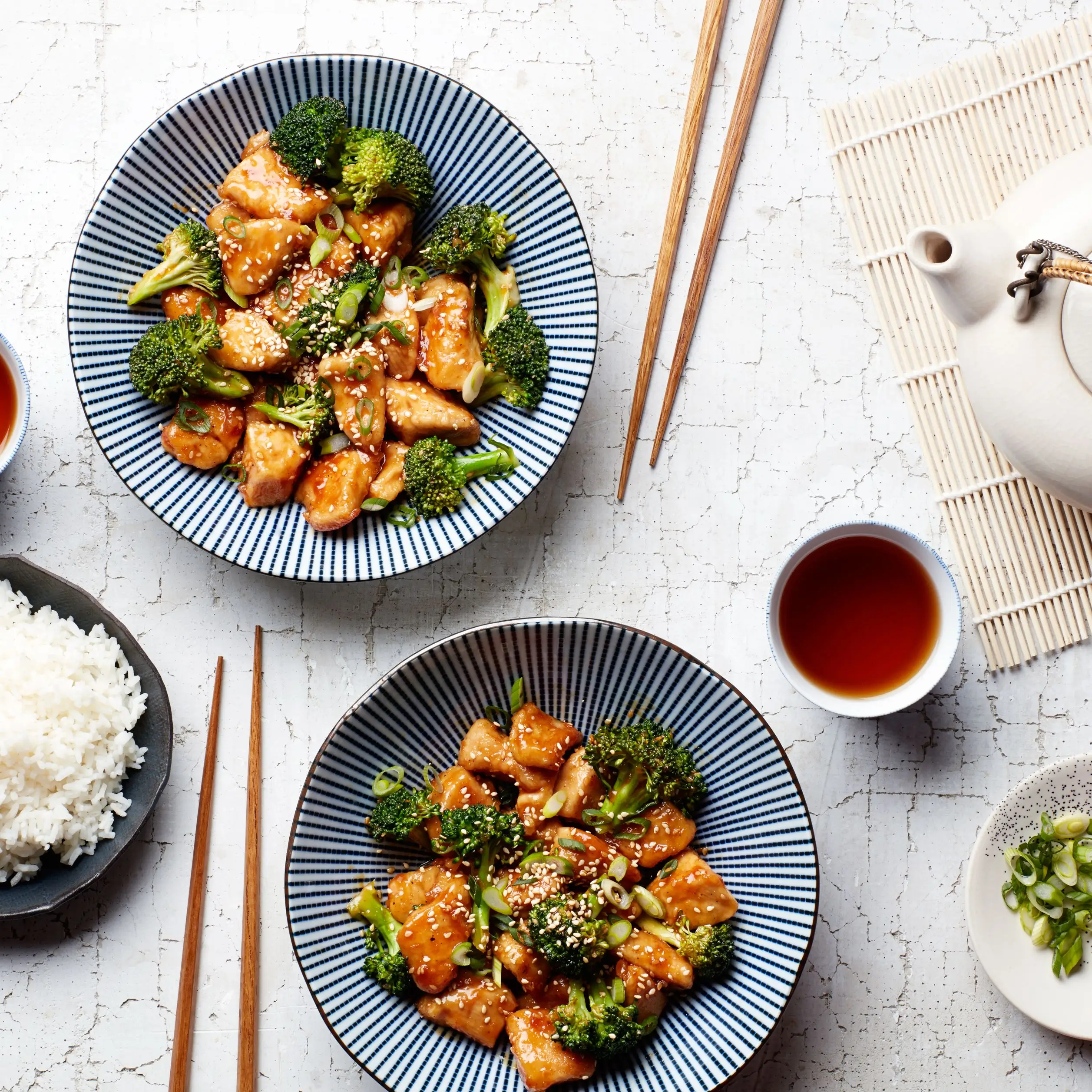 Frango rápido de gergelim com brócolis