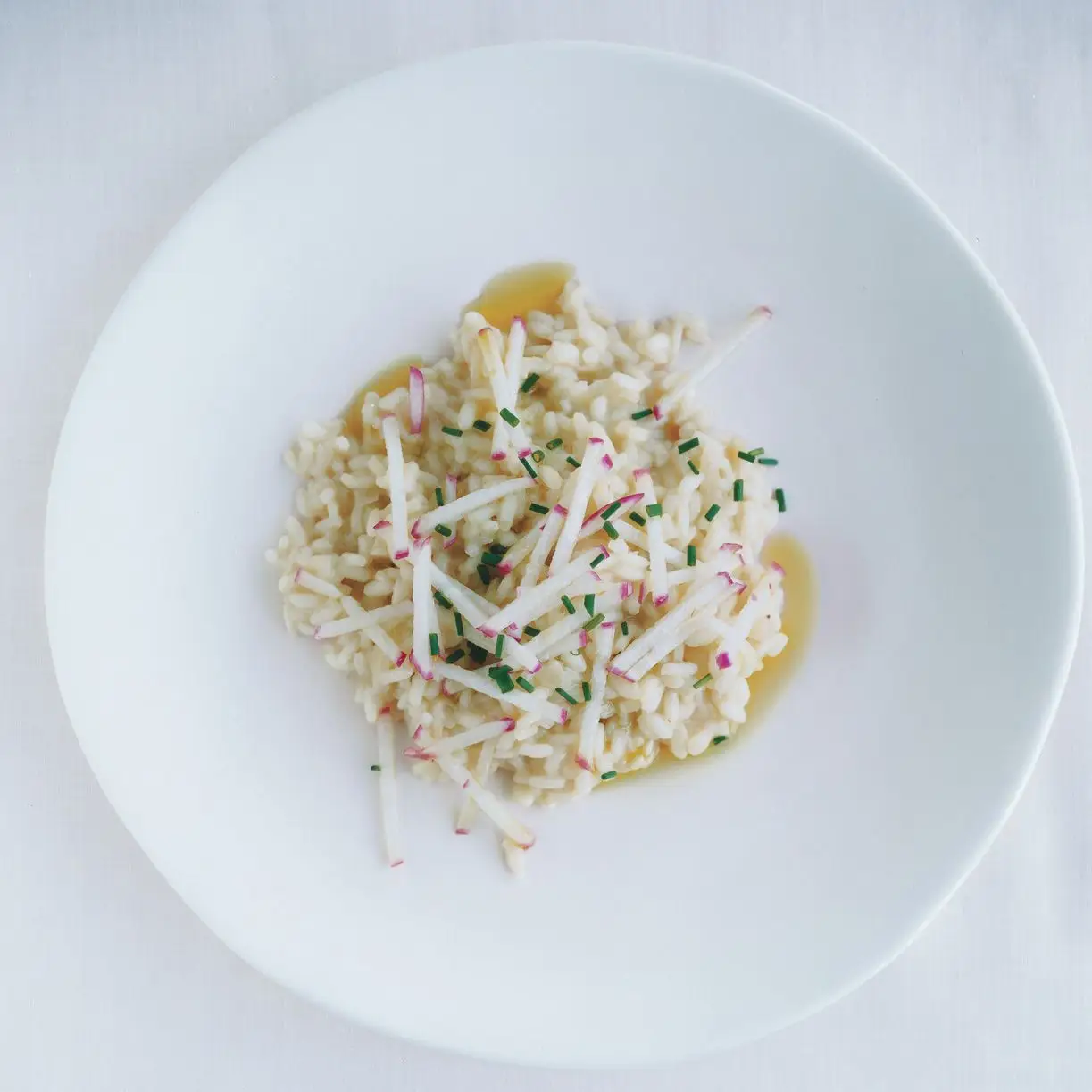 Romano risoto com rabanetes