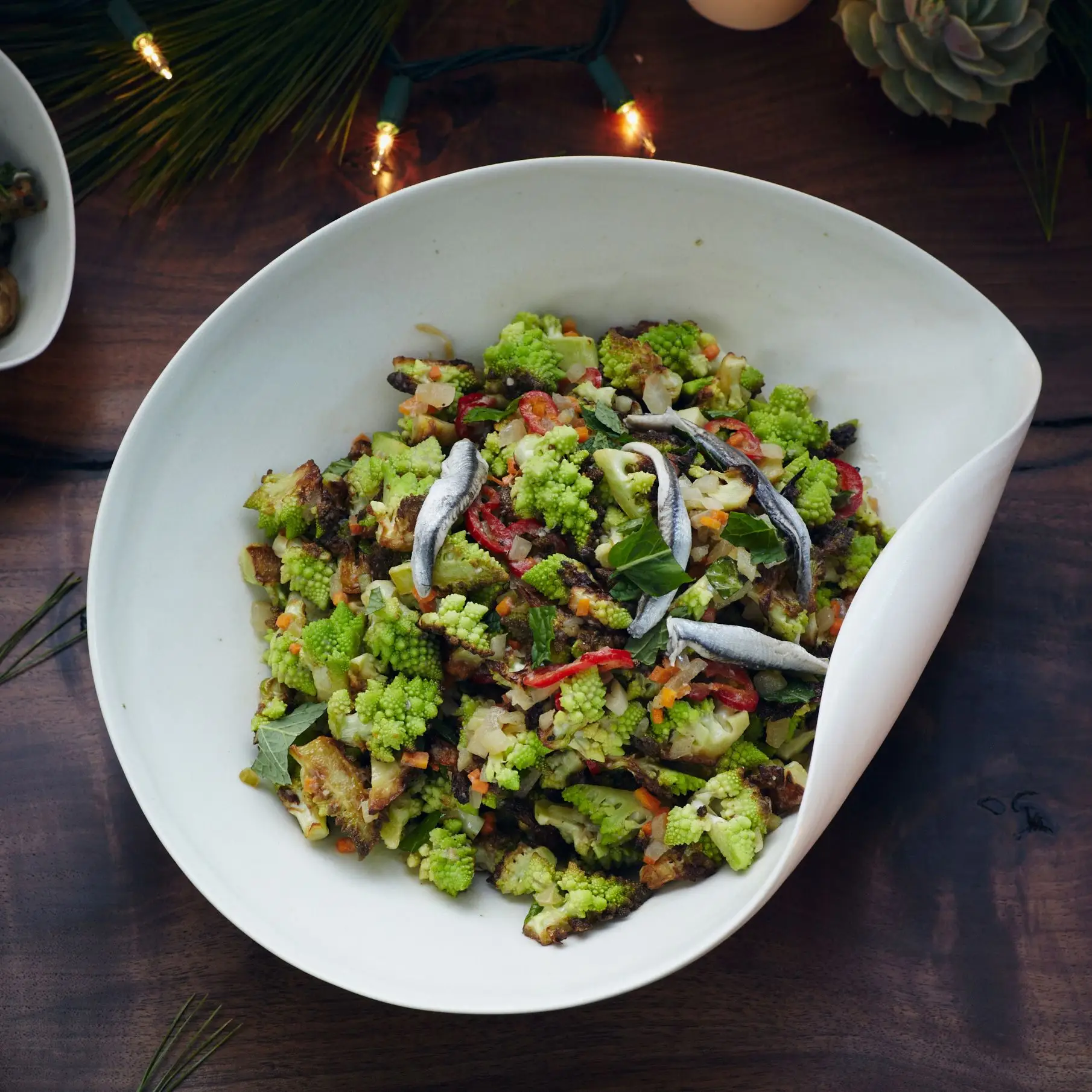 Romesco zwęglone przez Sarbikami i Mint