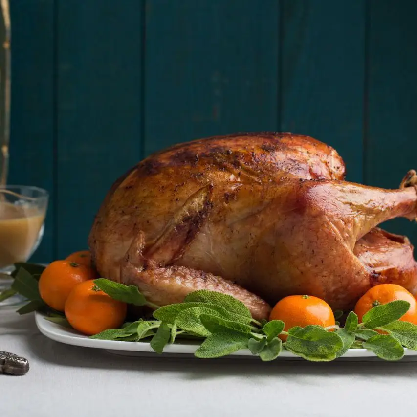 Peru assado-sália cítrica com molho: grande multidão