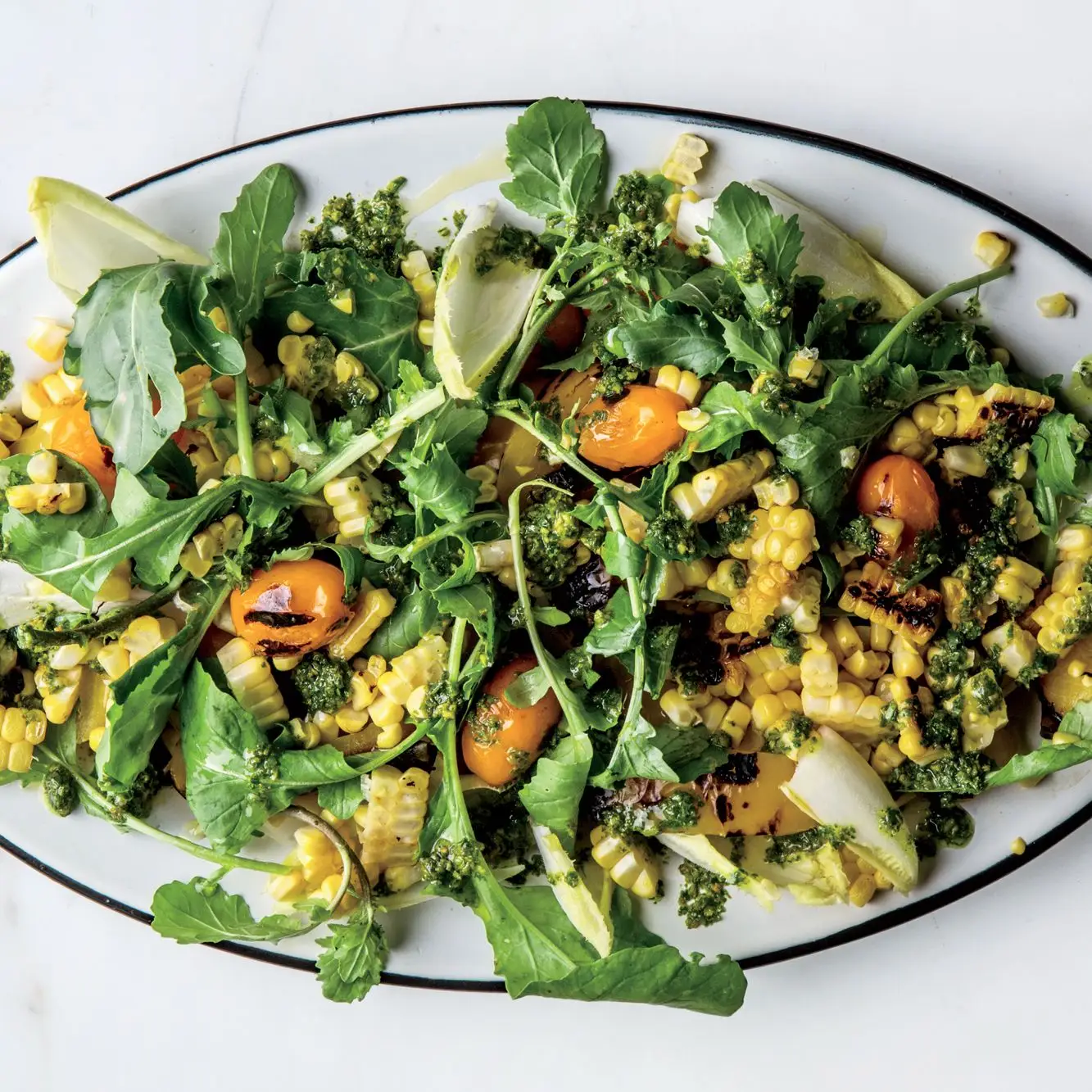 Pimenta amarela e salada de milho com curativo açafrão