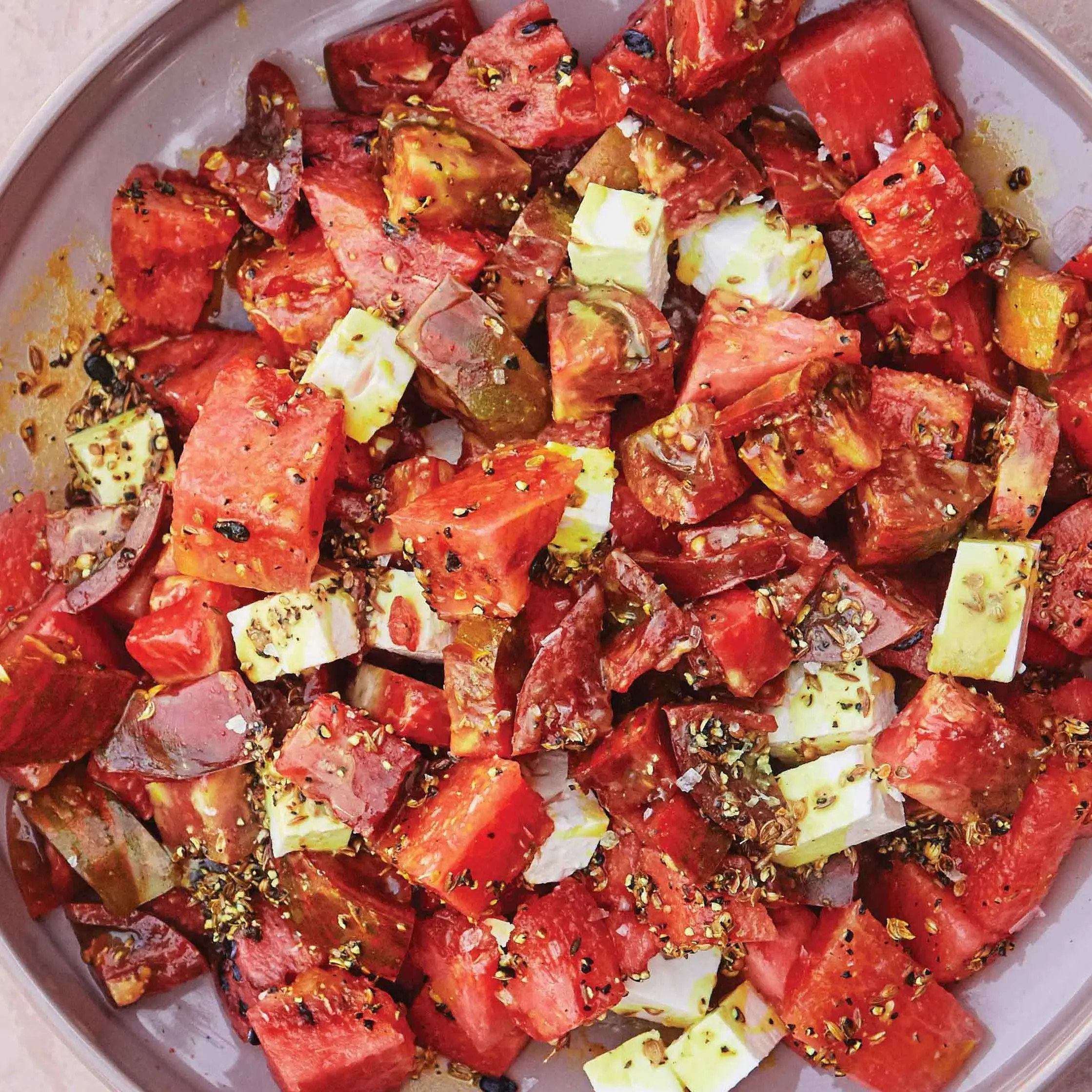 Salada de tomate-água com óleo de açafrão