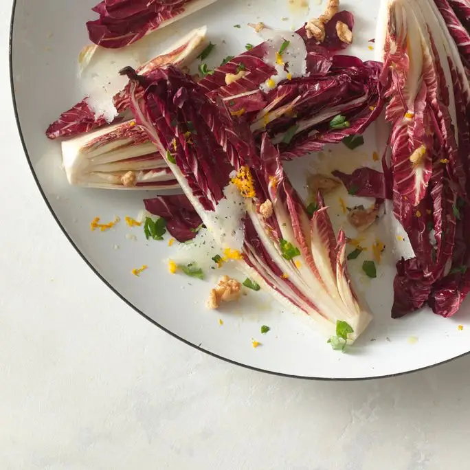 Šalát Treviso s oranžovou a manchego vinaigrette