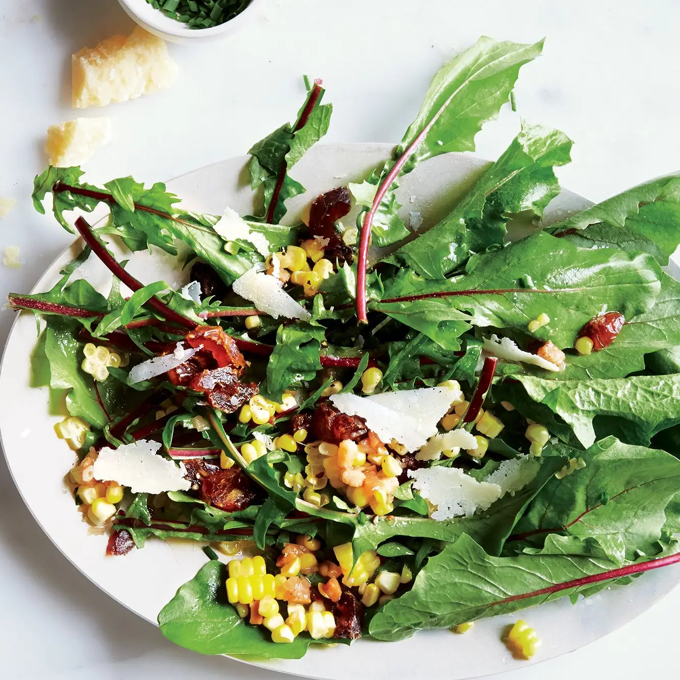 Verdes amargos com milho salteado