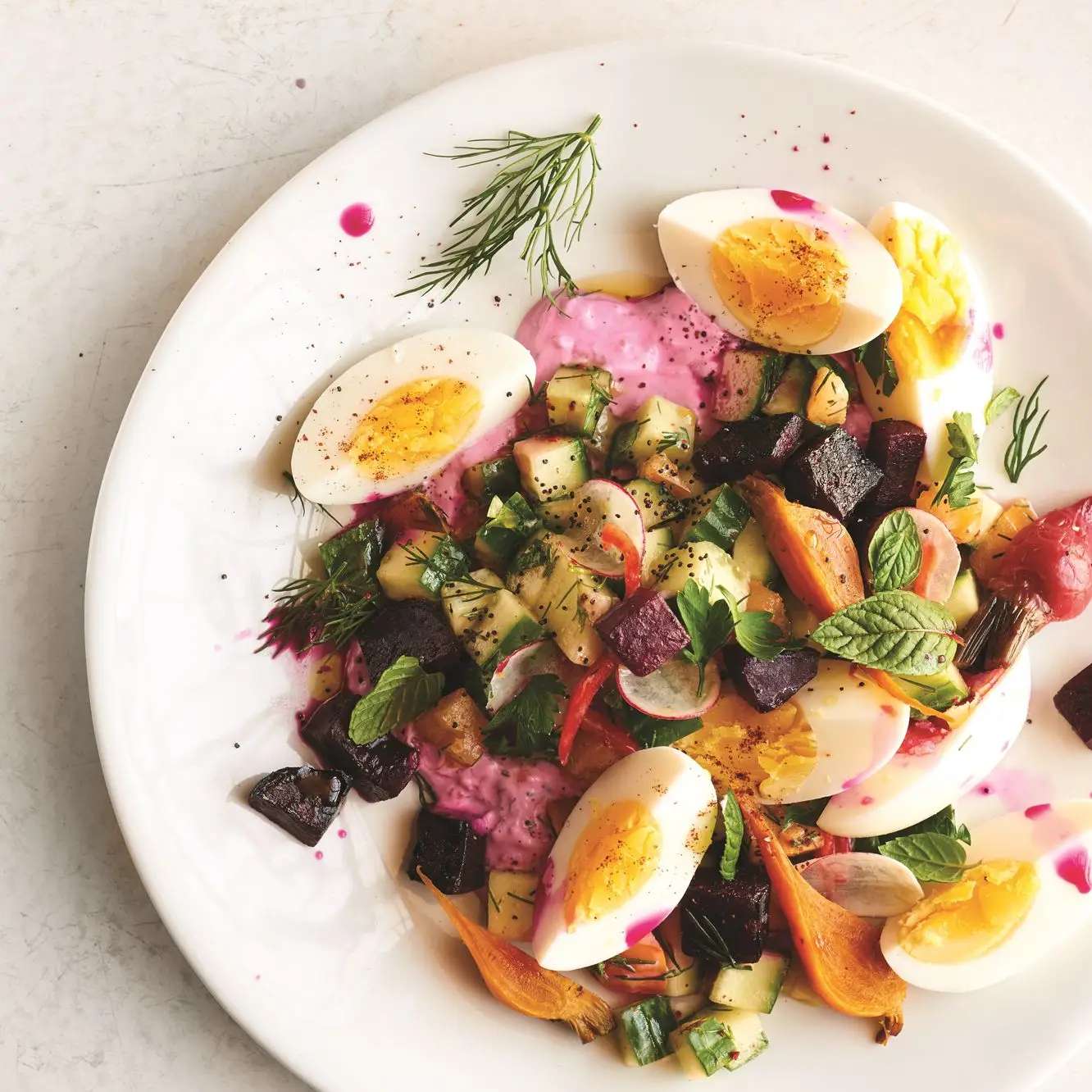 Salada de beterraba assada tzatziki