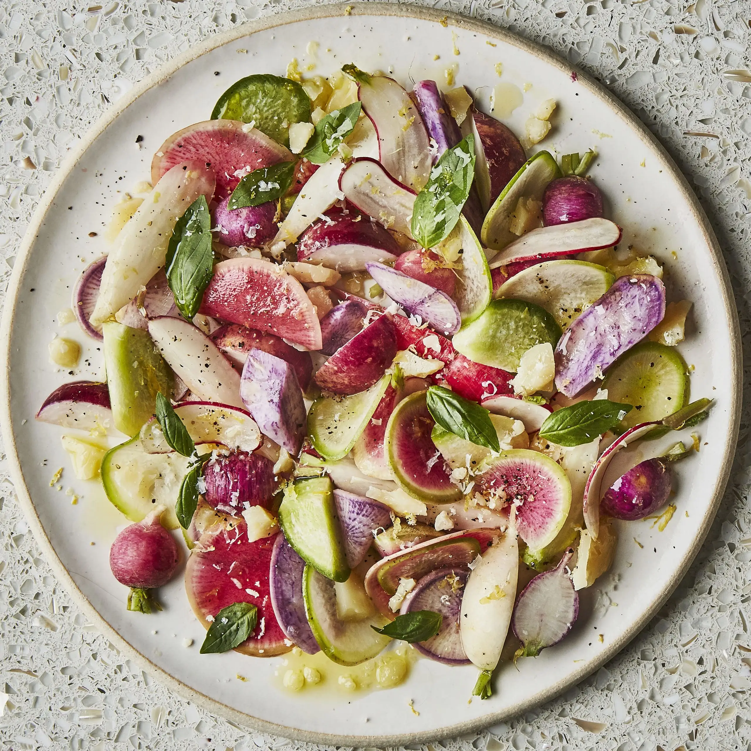 Salada de arco -íris de rabanete