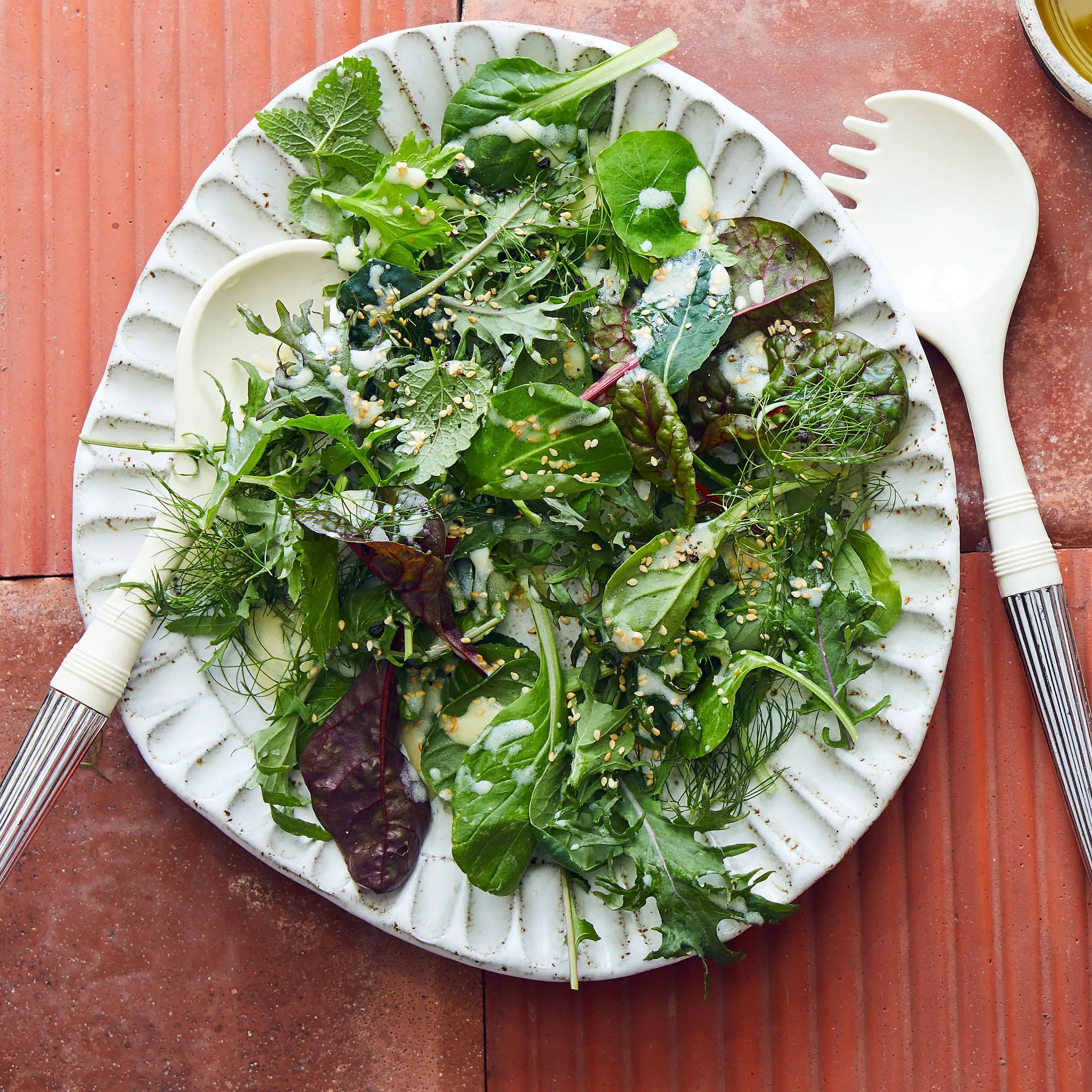Verduras mistas com molho de iogurte e endro