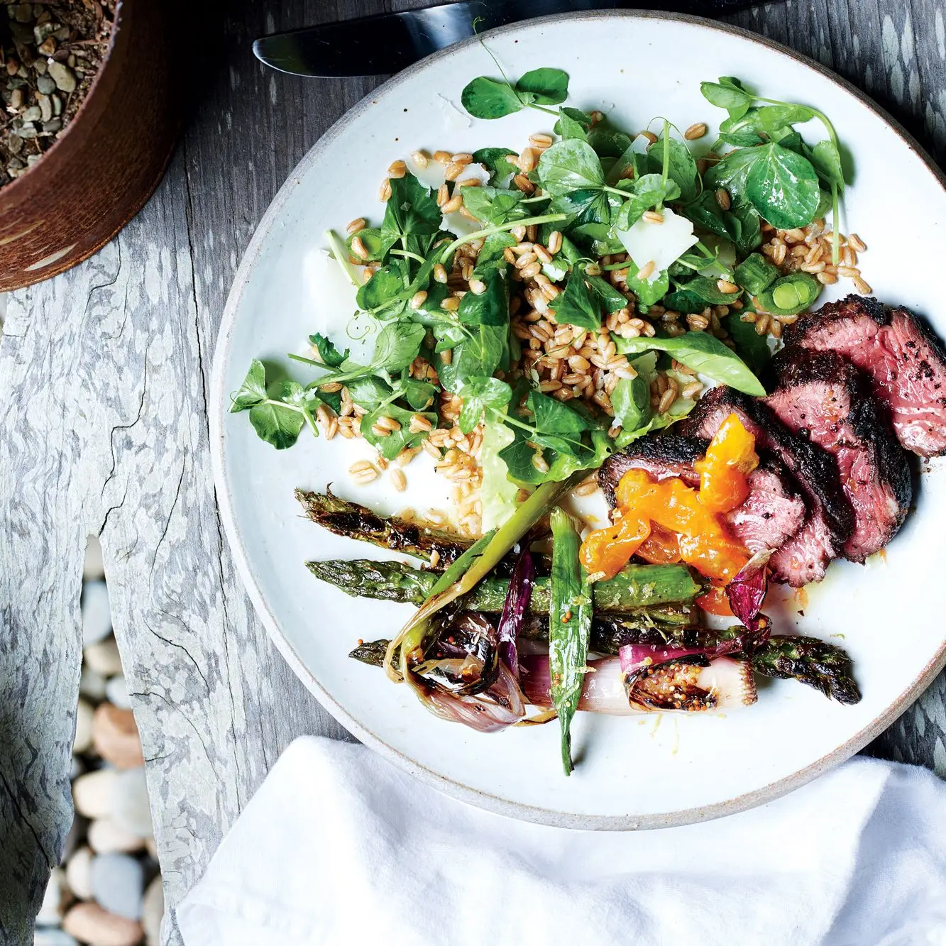 Salada de ervilha e gem