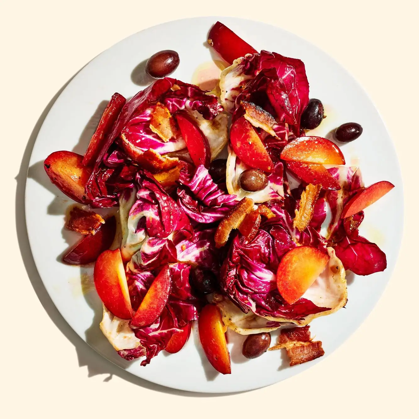 Radicchio e salada de ameixa