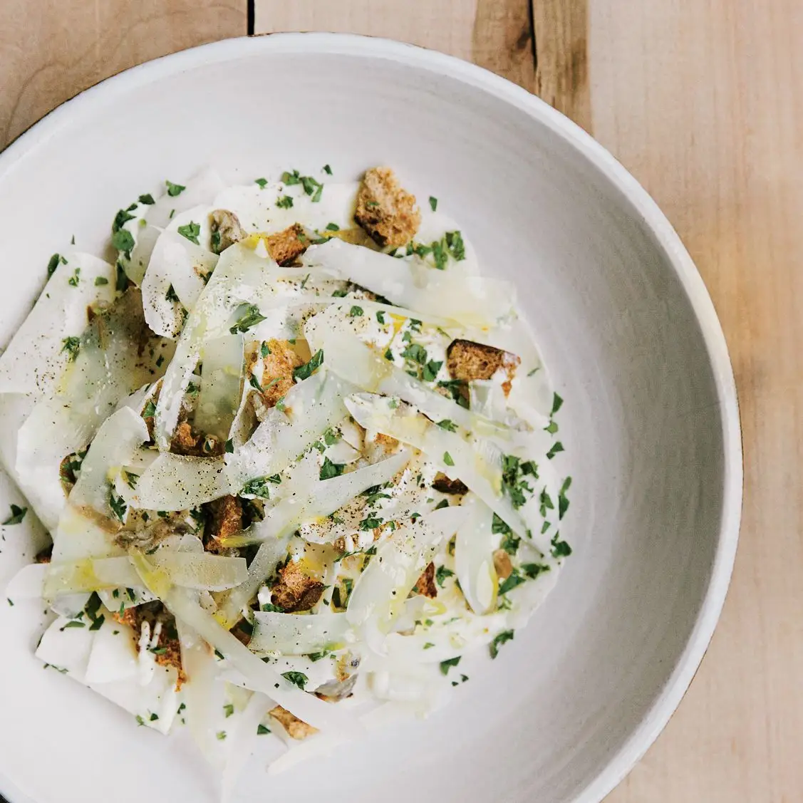 Salada Kohlrabi Caesar