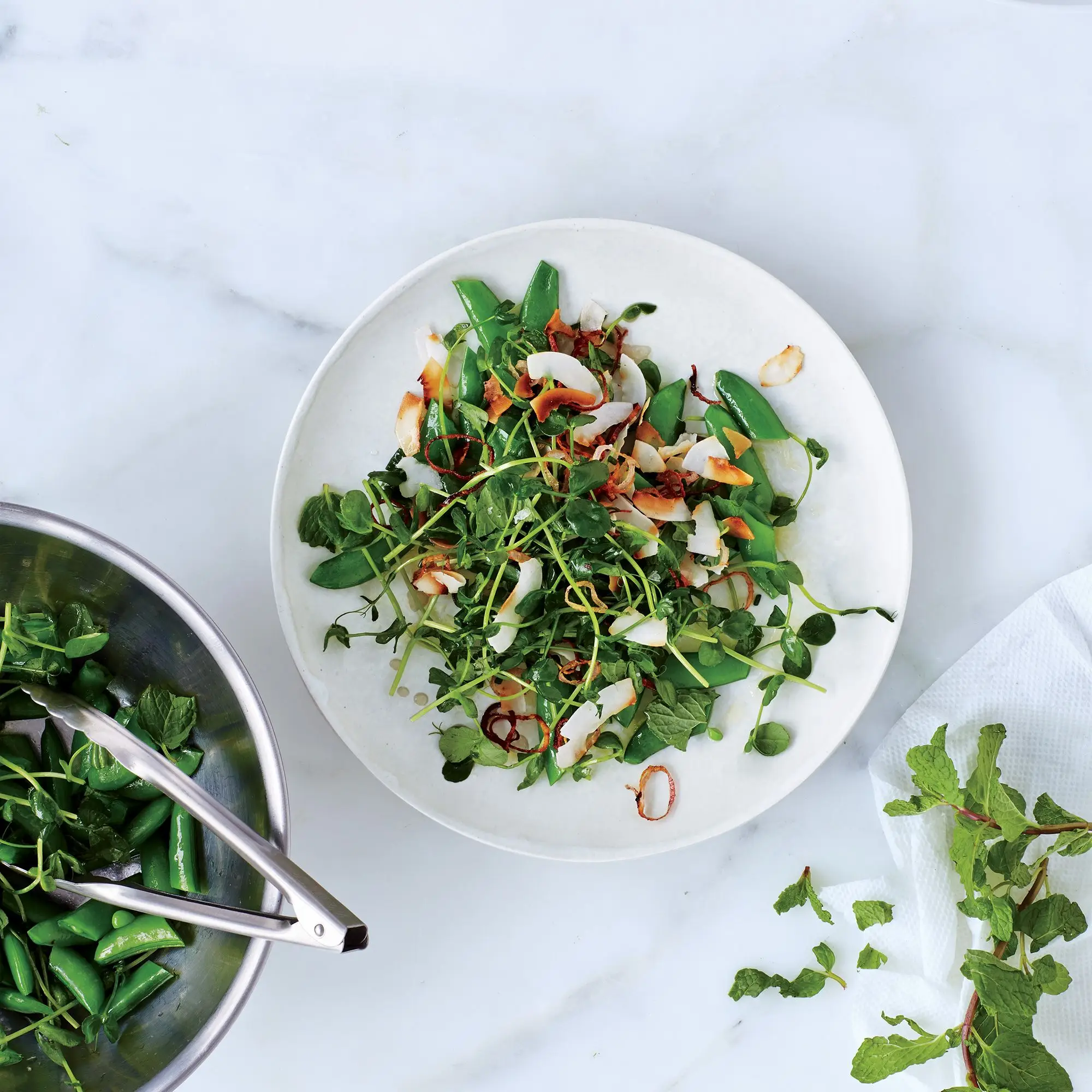 Salada de ervilha com coco Gremolata