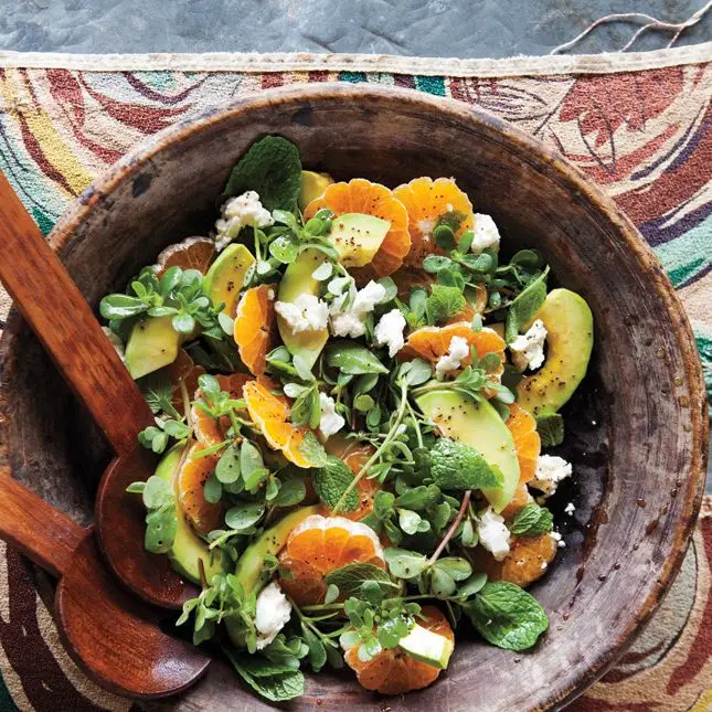 Salada de abacate e tangerina com vinagrete jalapeño