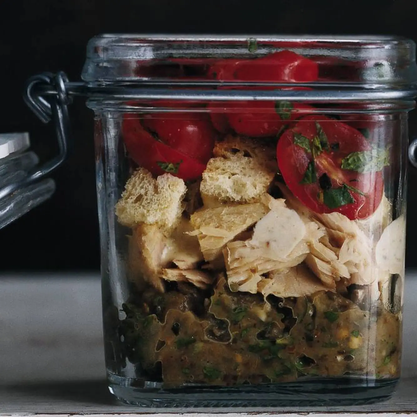 Tonneato de atum com salada de berinjela