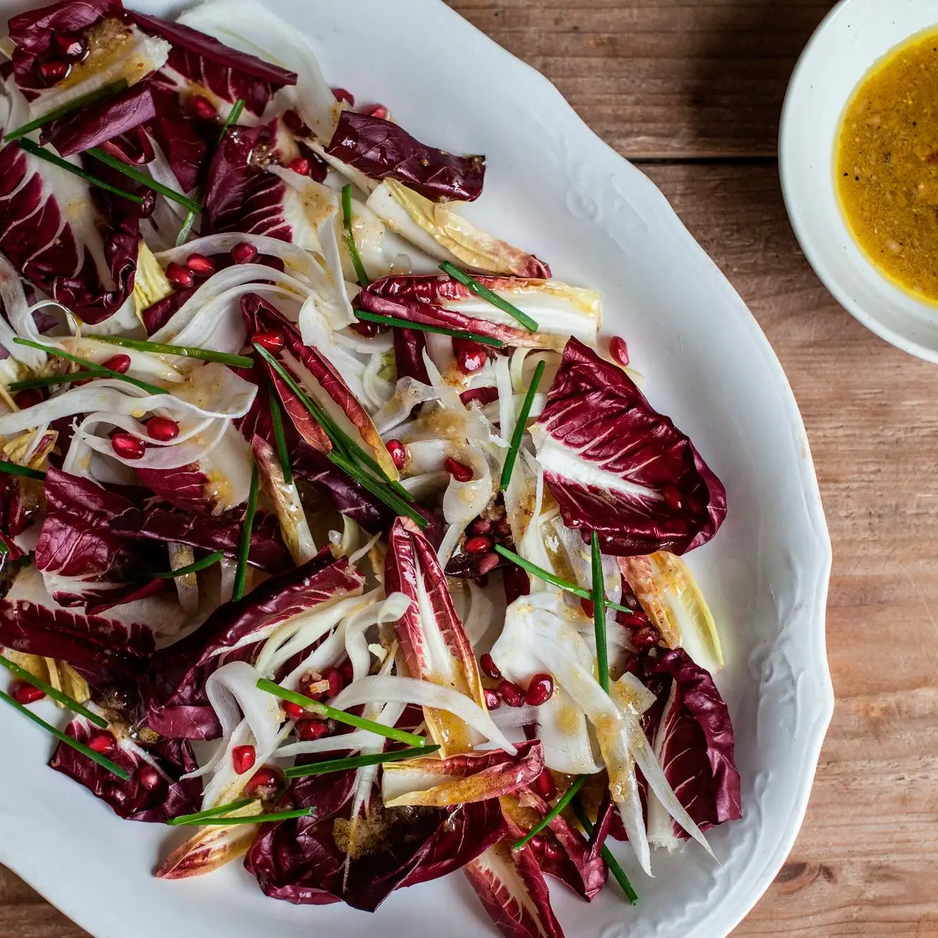 Radicchio, erva -doce raspada e salada de romã