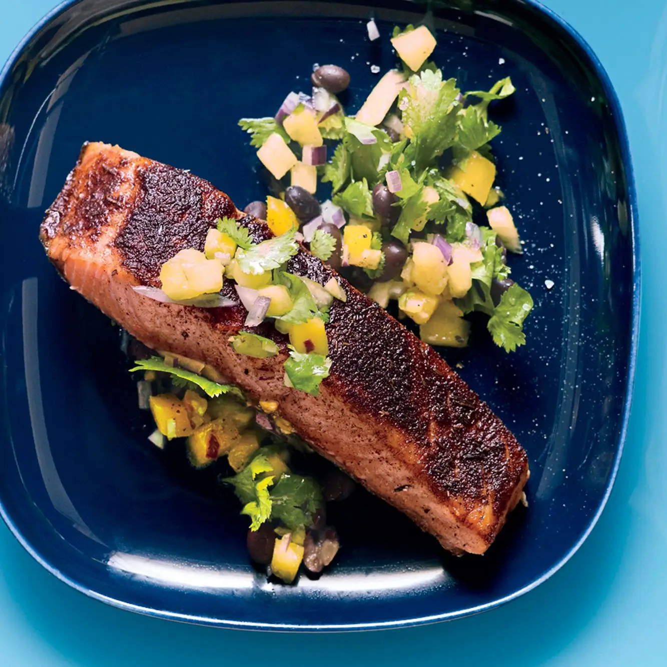 Salmão jamaicano Salmon e manga salsa de abacaxi