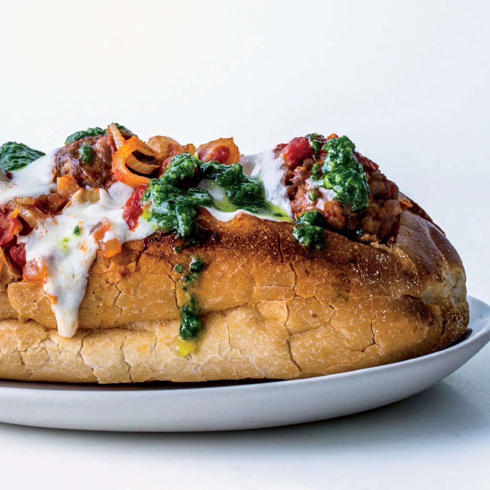 Sanduíches de almôndega a salsicha