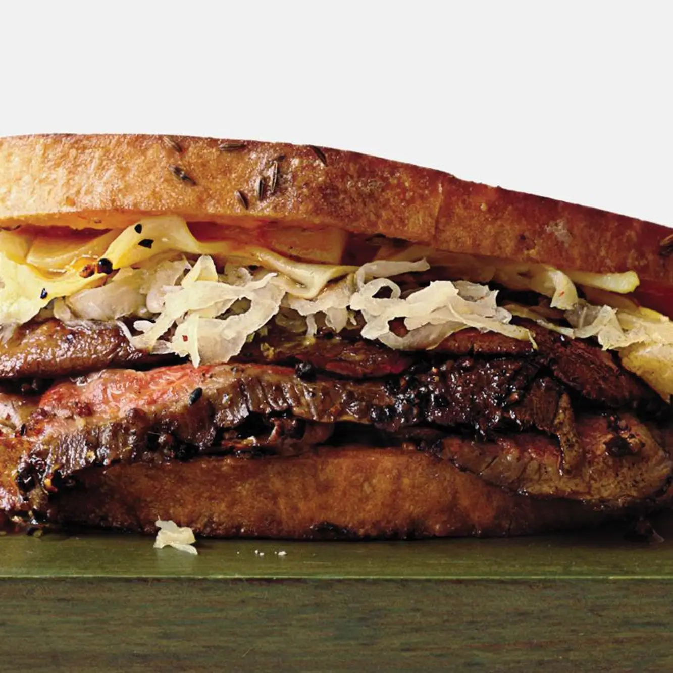 Reubens de bife e cogumelo