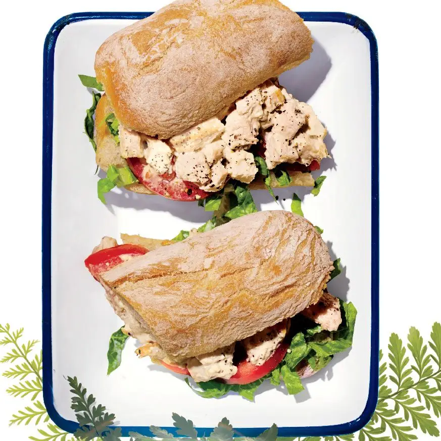 Sammies Caesar de frango picado