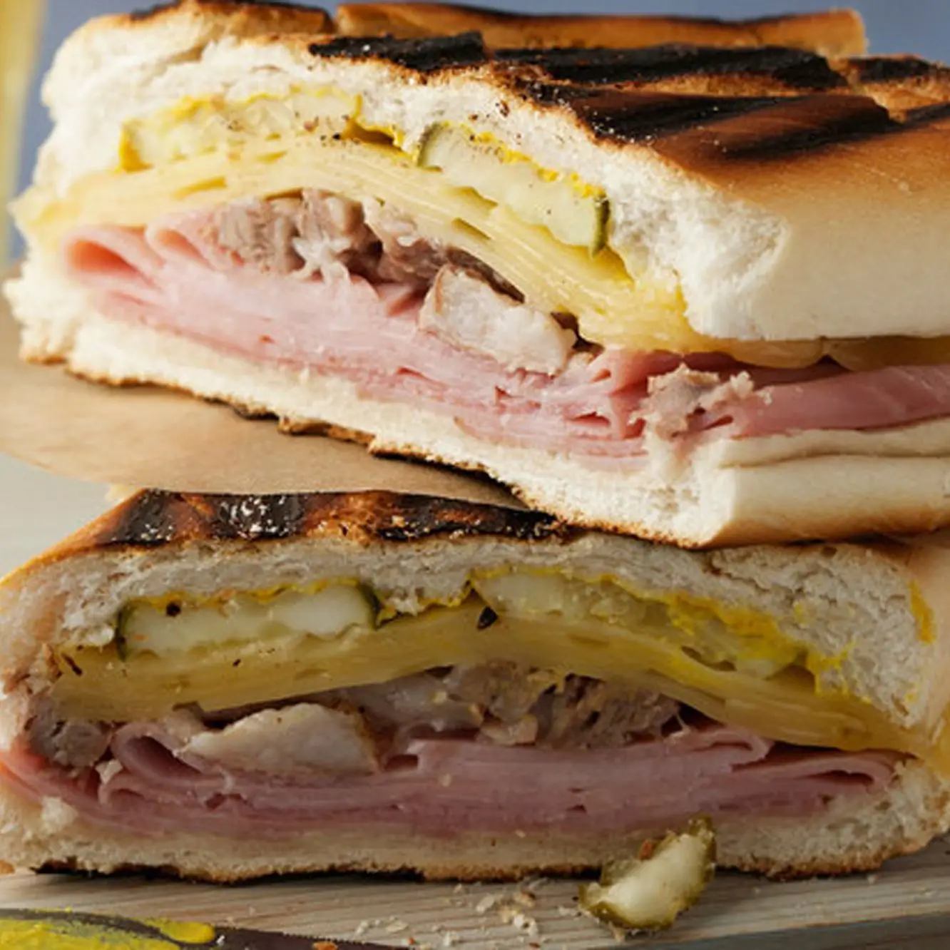 Sanduíche cubano grelhado (sanduíche cubano)