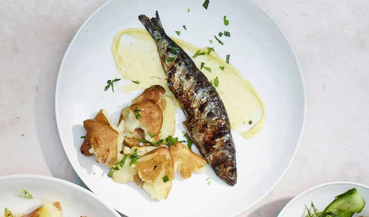 Sardinha grelhada com aioli